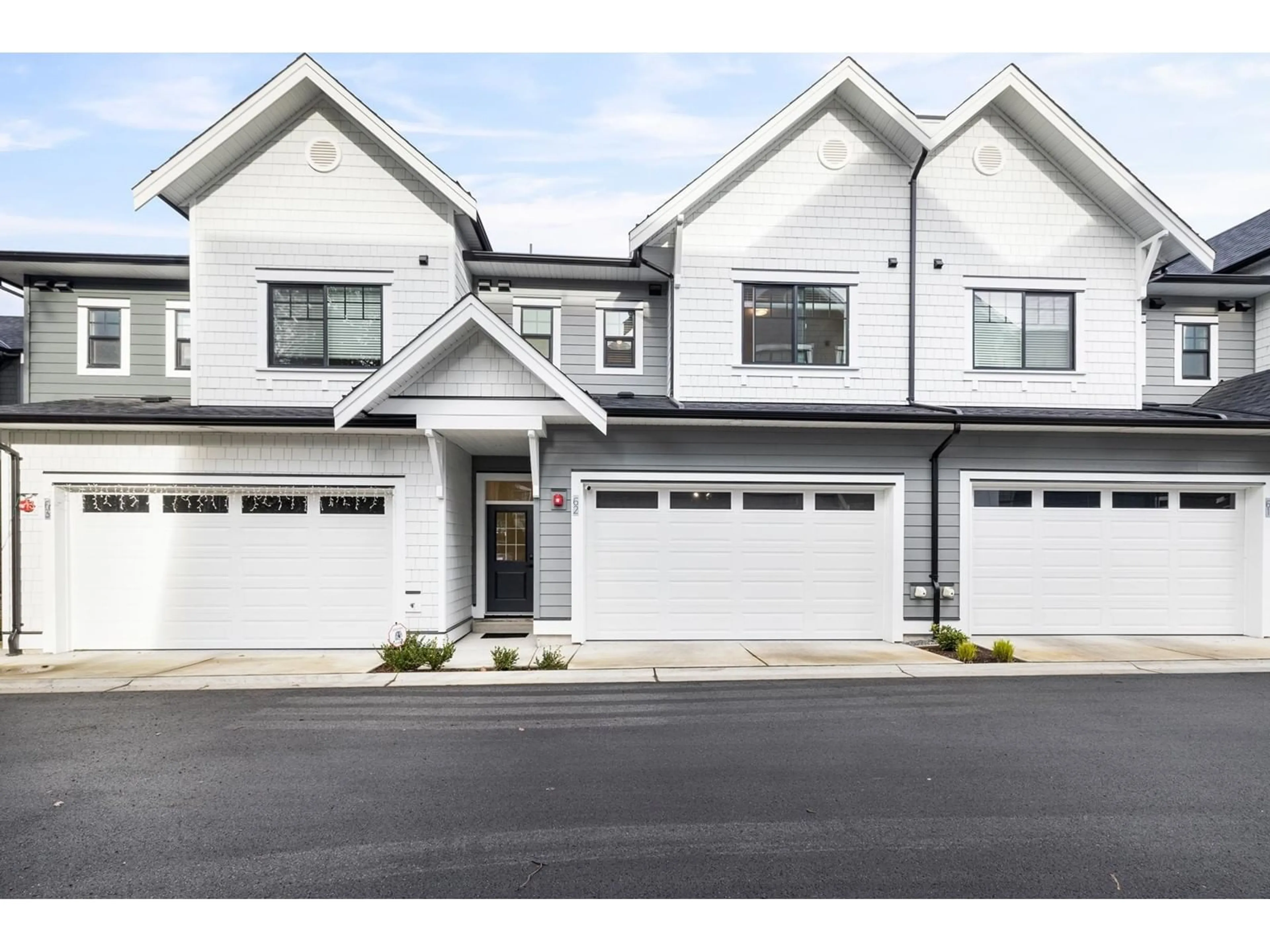 Home with vinyl exterior material, street for 62 7640 197 STREET, Langley British Columbia V2Y3W2