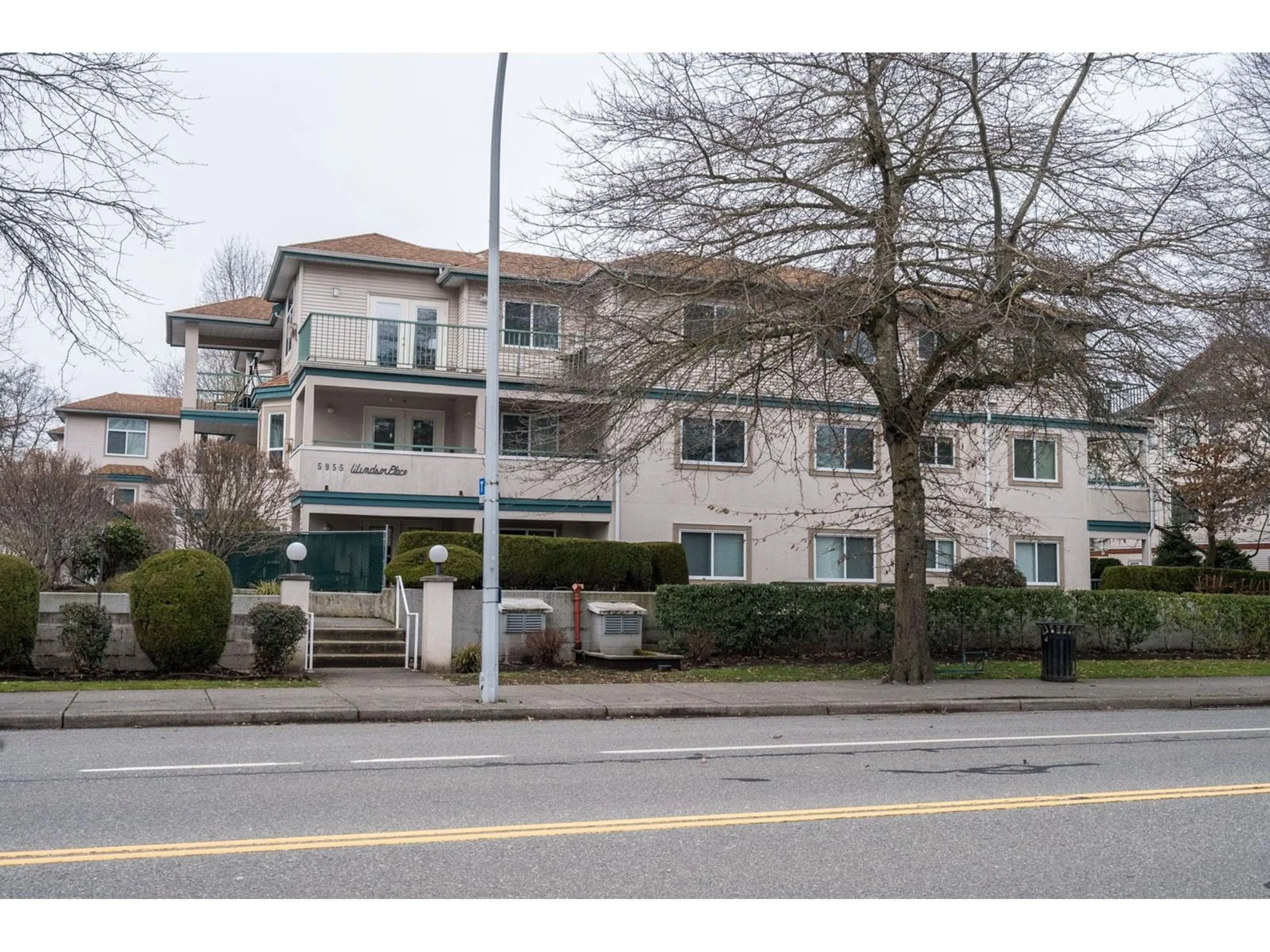 Blurry image for 210 5955 177B STREET STREET, Surrey British Columbia V3S4J7