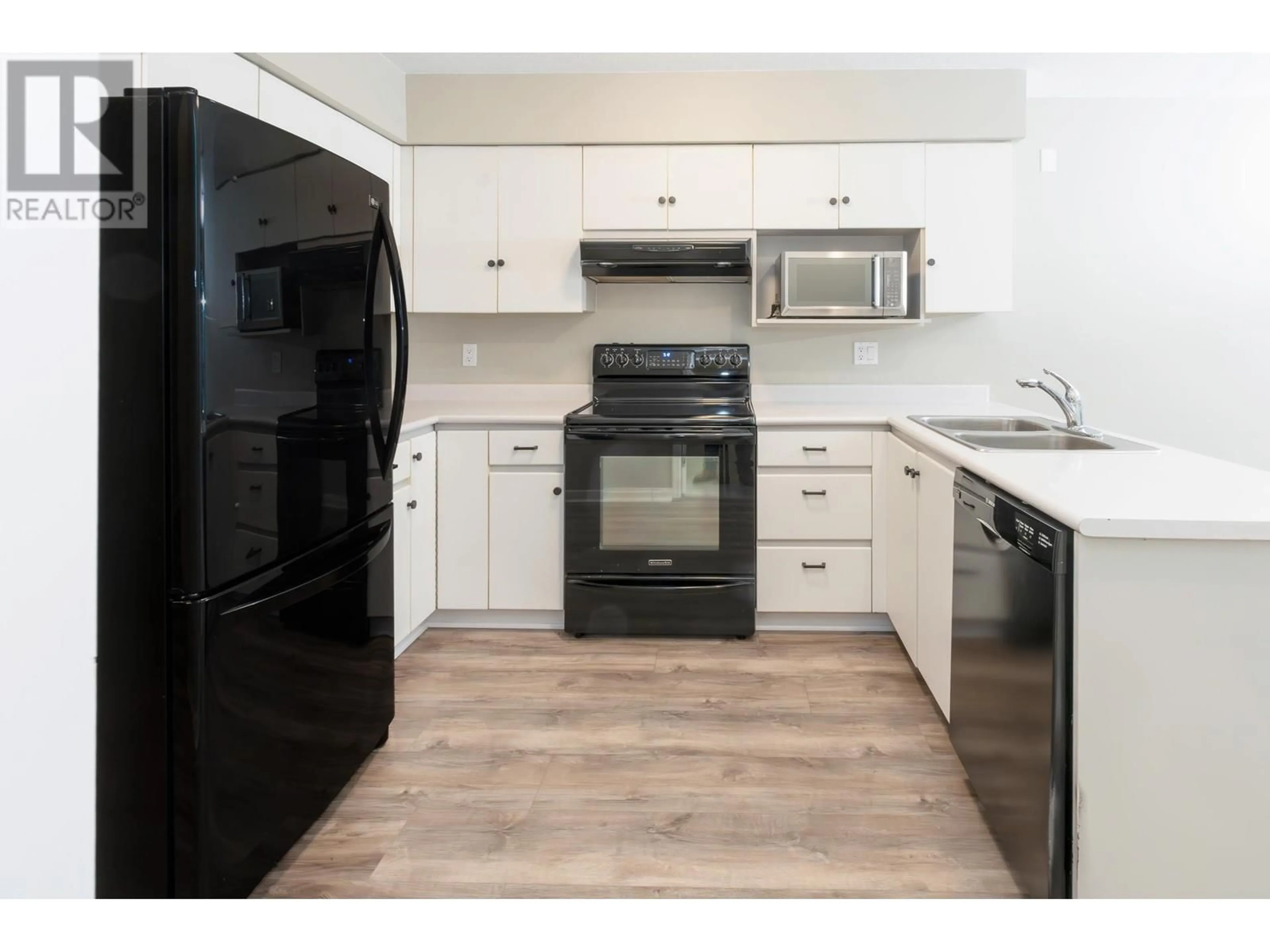 Standard kitchen, wood/laminate floor for 112 1966 COQUITLAM AVENUE, Port Coquitlam British Columbia V3B7P8