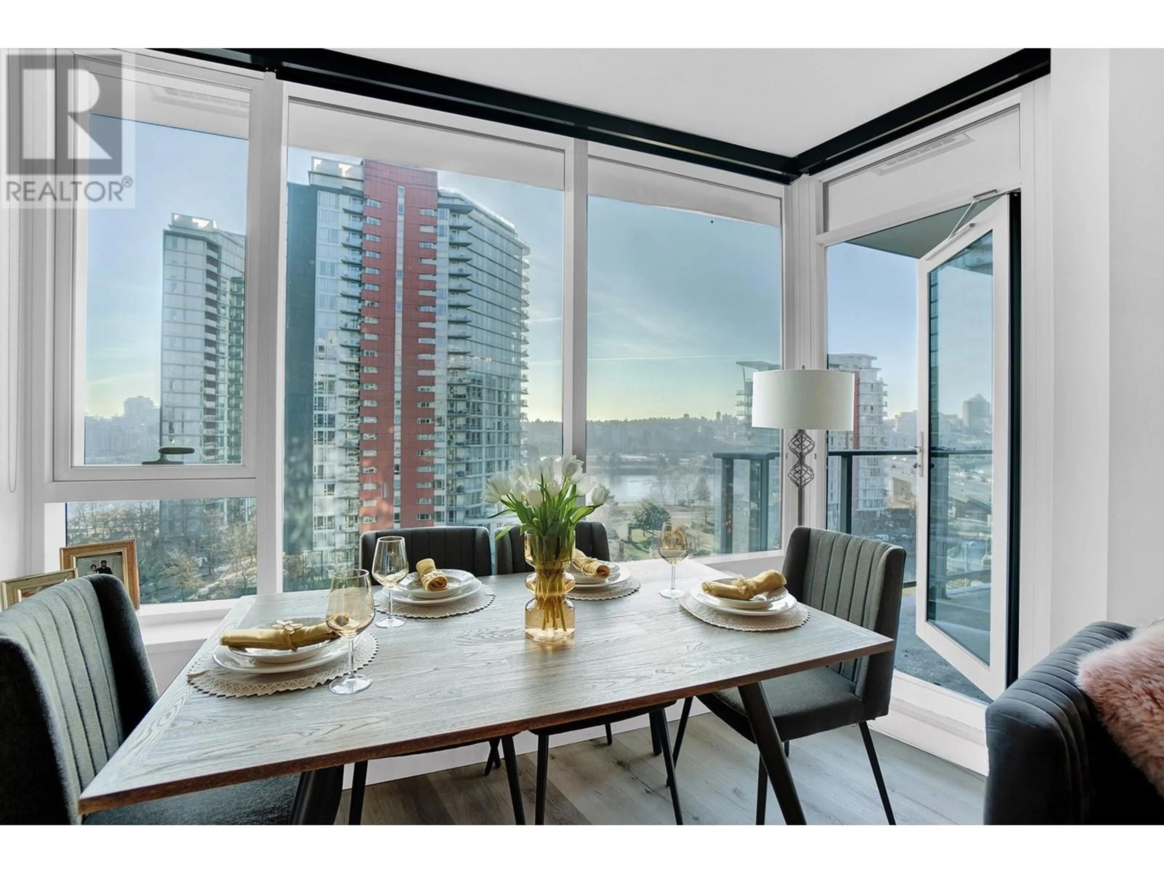 Dining room, wood/laminate floor for 957 38 SMITHE STREET, Vancouver British Columbia V6B0P3