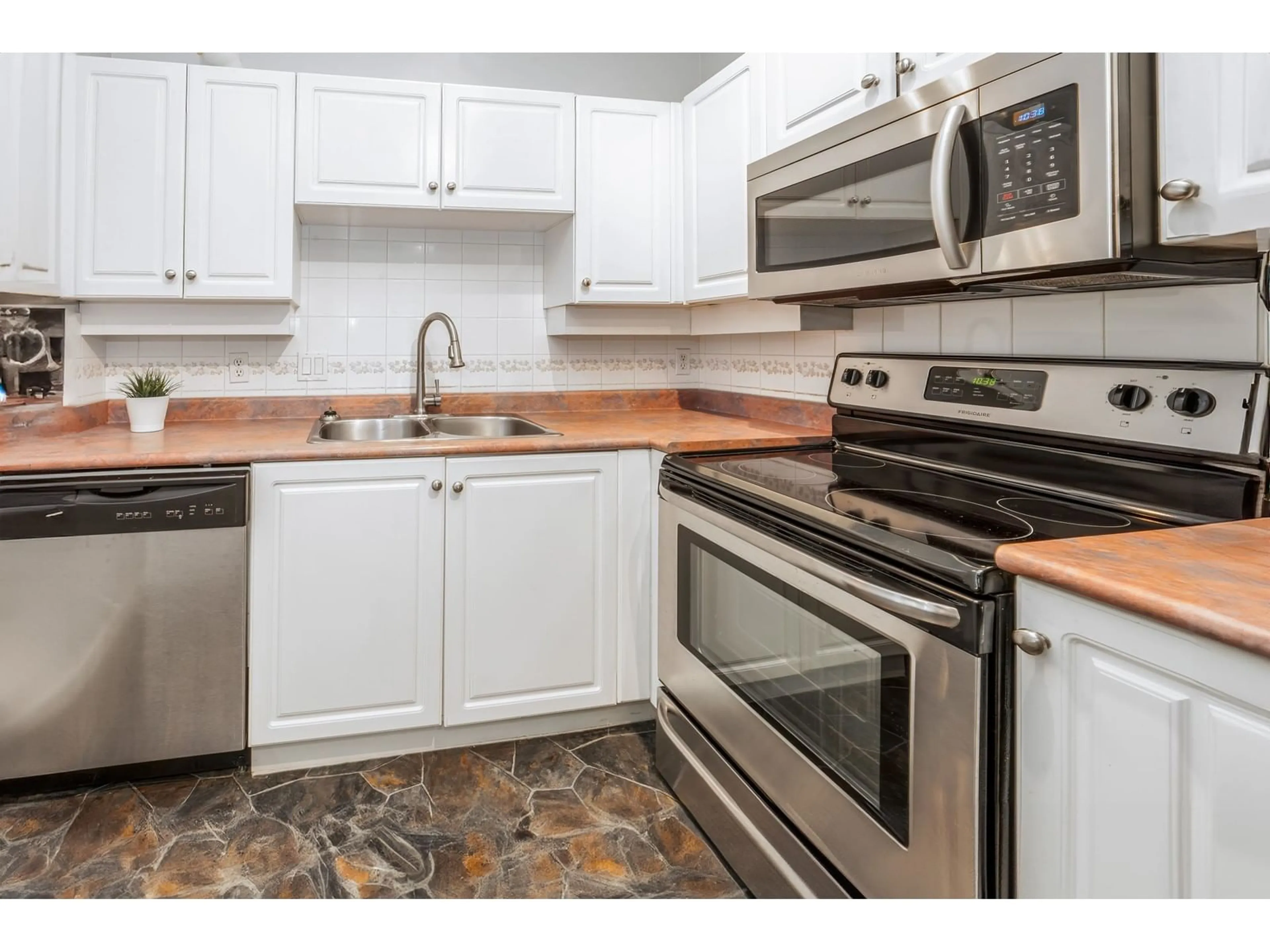 Standard kitchen, unknown for 403 5475 201 STREET, Langley British Columbia V3A1P8