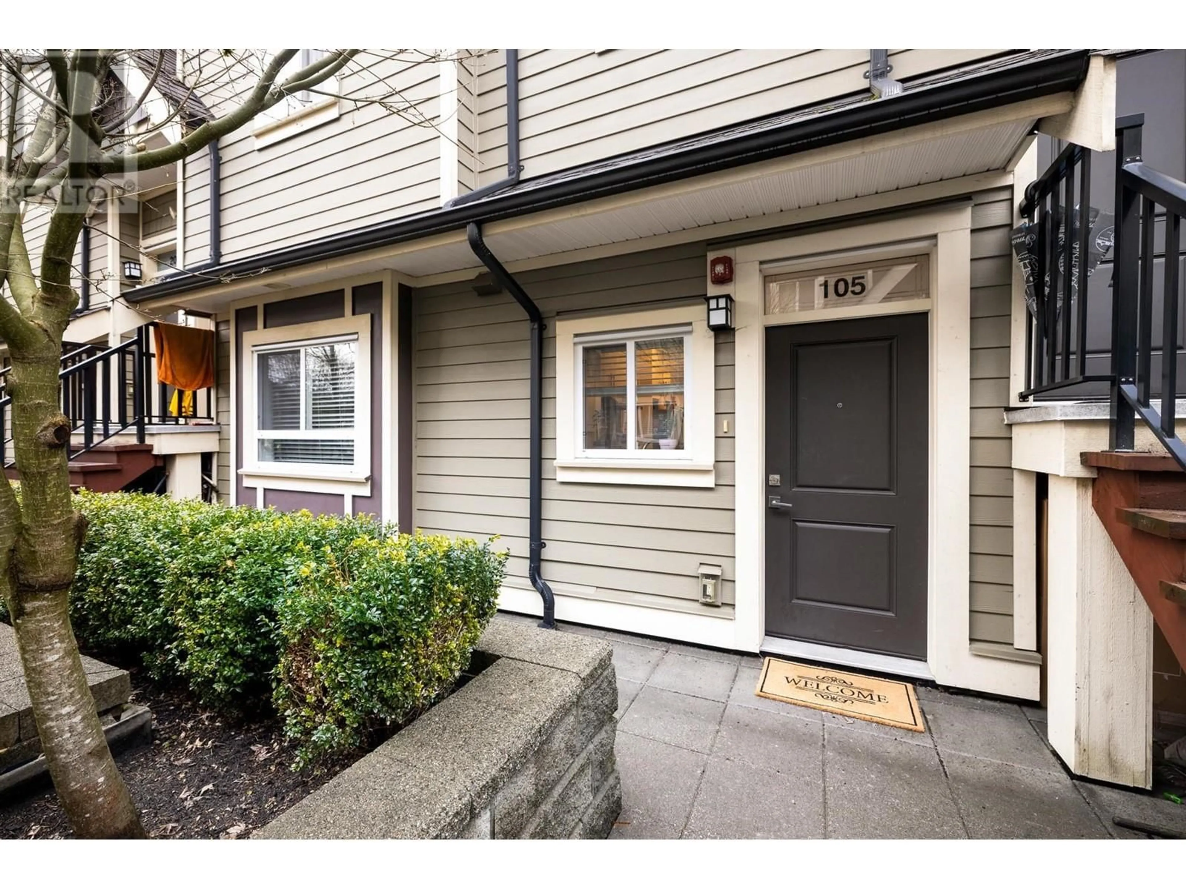 Indoor entryway for 105 3488 SEFTON STREET, Port Coquitlam British Columbia V3B3R2