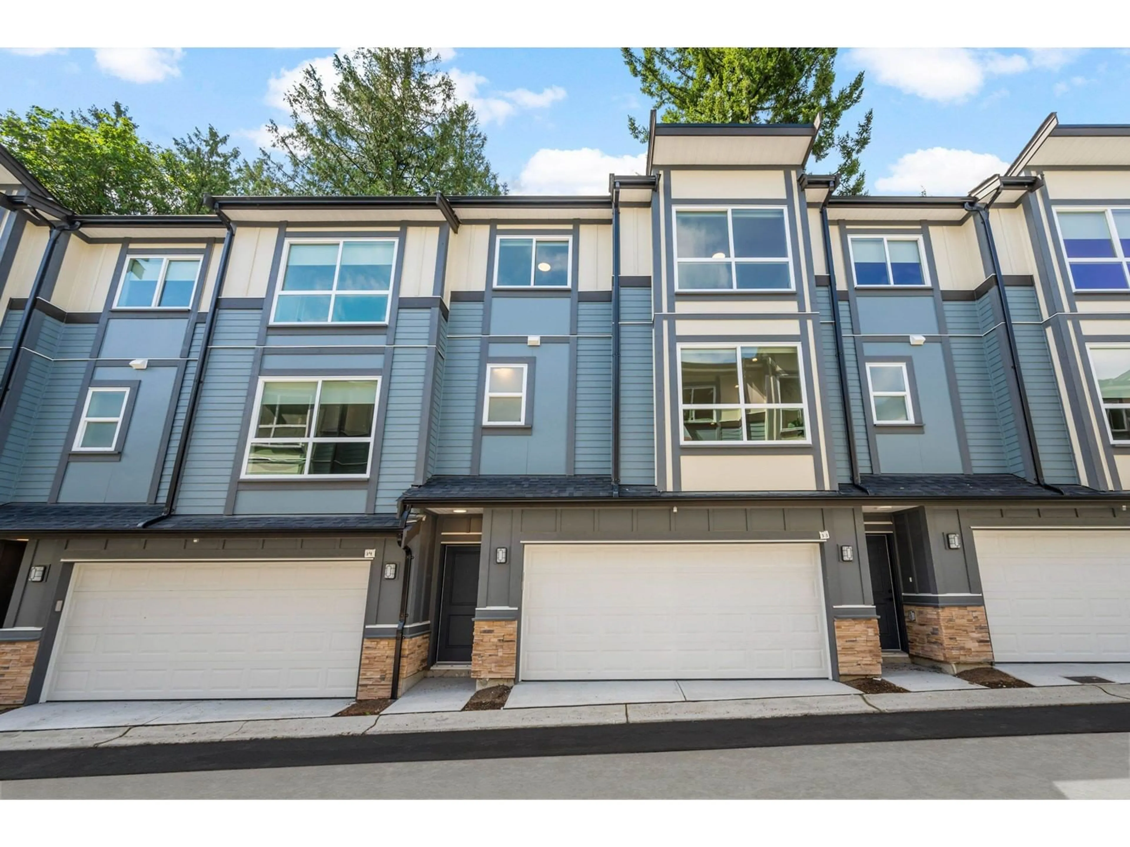 Home with vinyl exterior material, street for 34 - 6162 138, Surrey British Columbia V3X0H9
