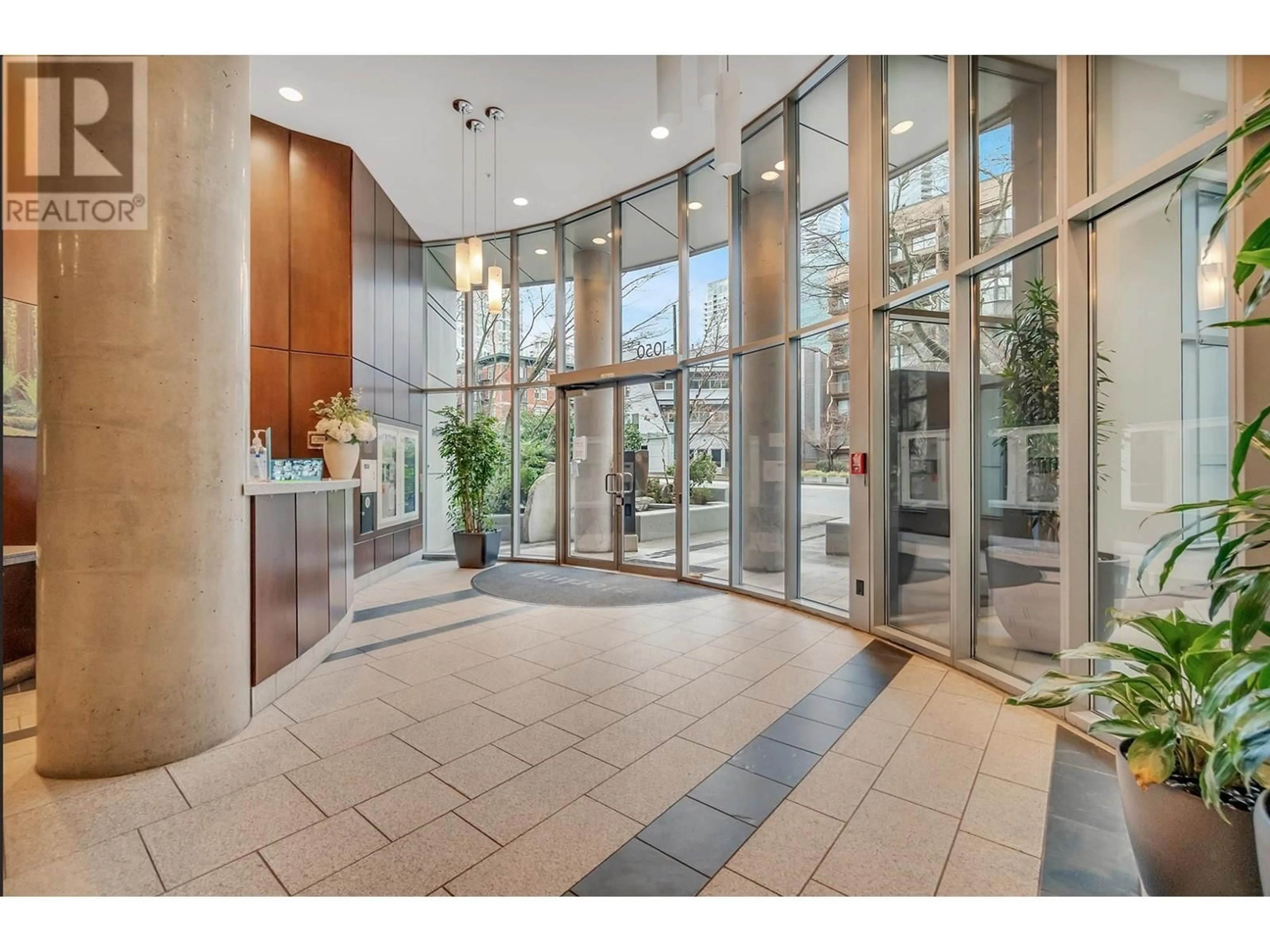 Indoor foyer for 1907 1050 SMITHE STREET, Vancouver British Columbia V6E4T4