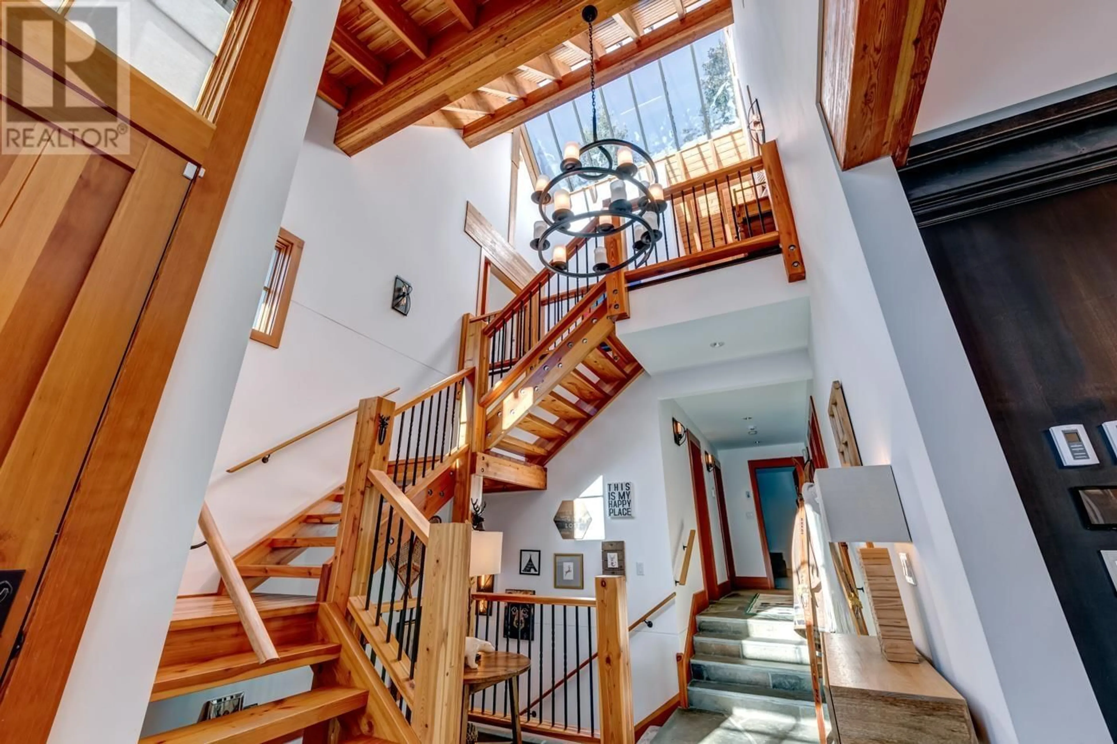 Indoor foyer for 3205 ARCHIBALD WAY, Whistler British Columbia V8E0B8