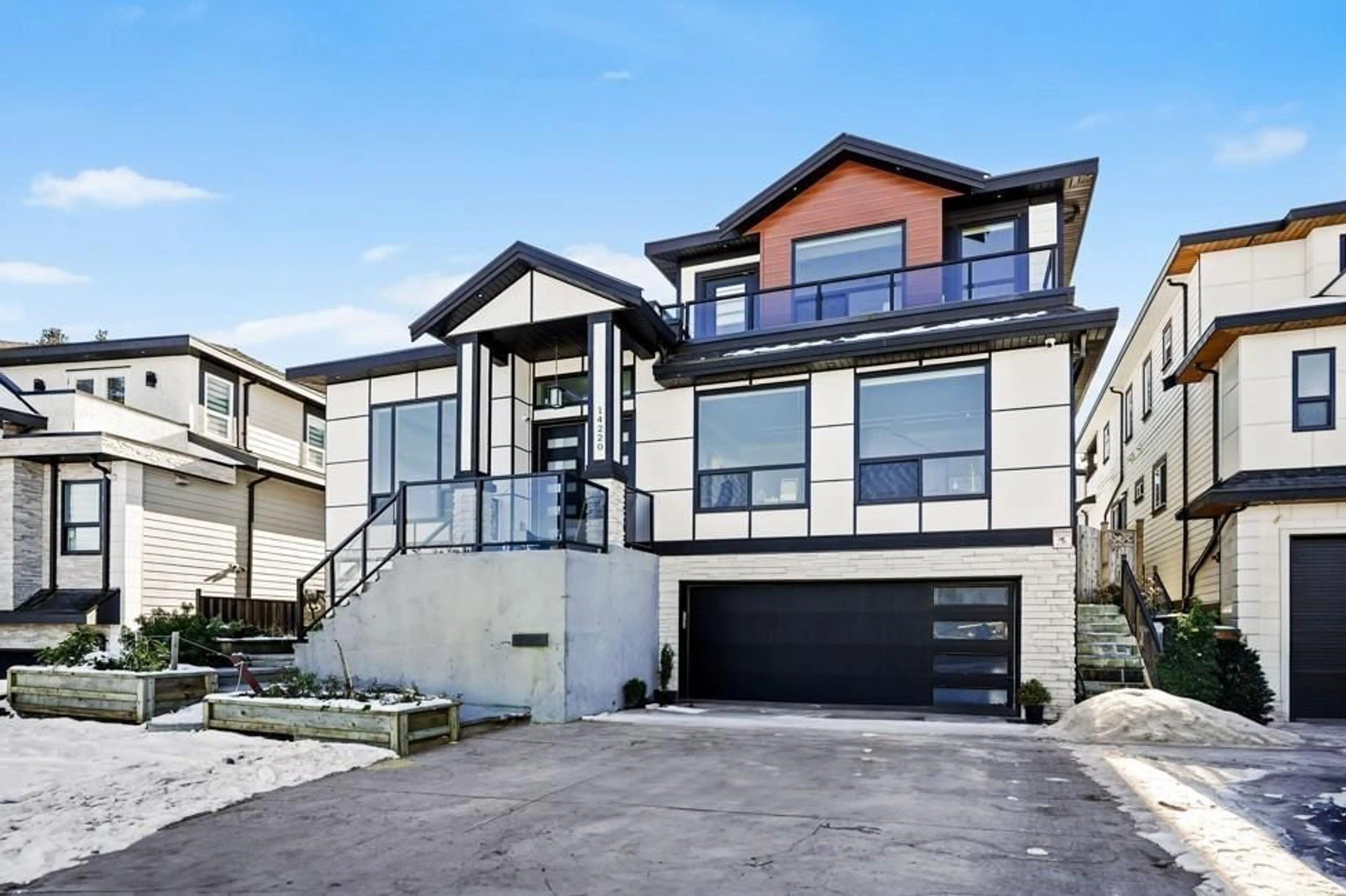 Home with vinyl exterior material, street for 14220 114, Surrey British Columbia V3R1P2