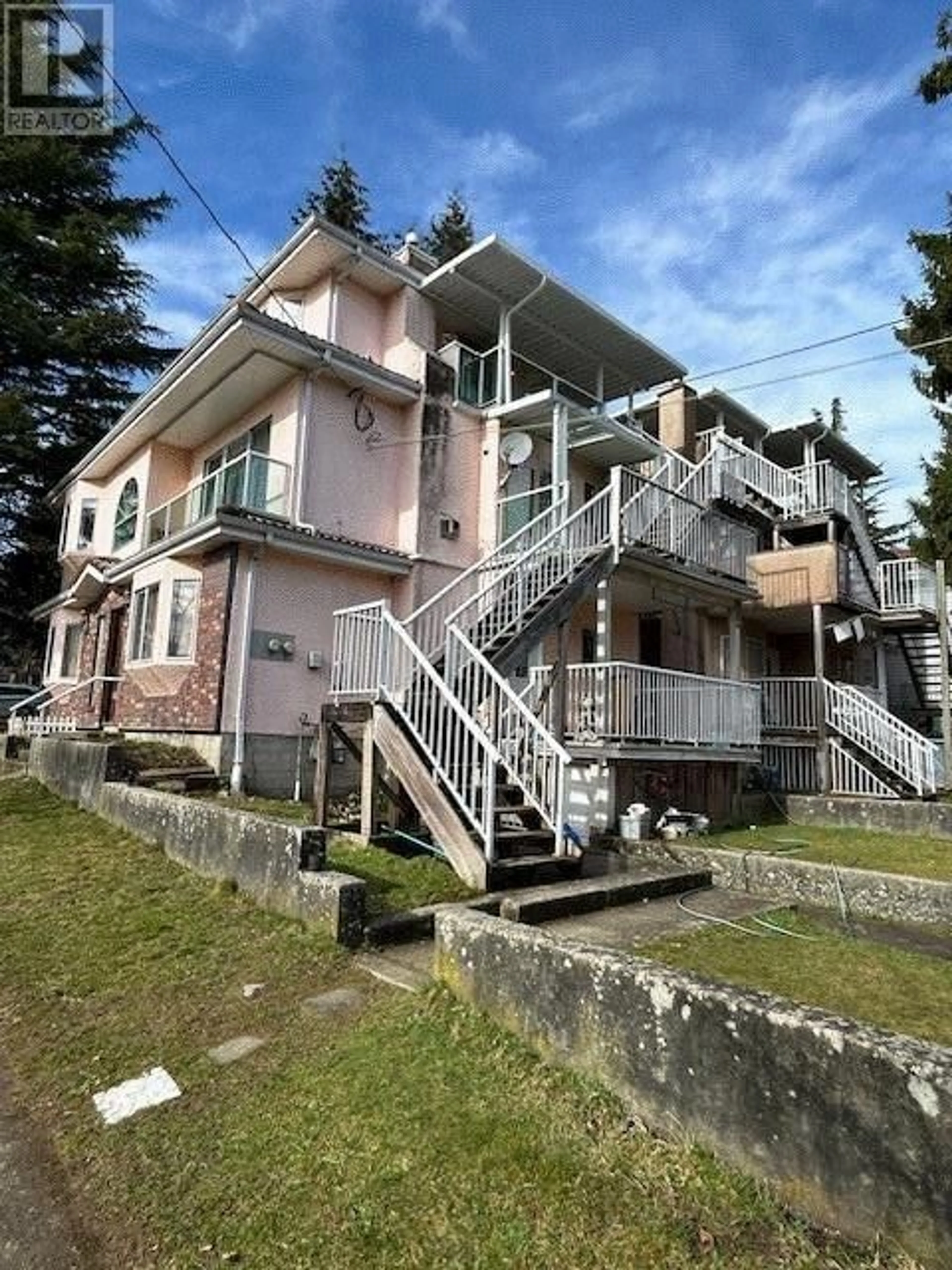 Unknown for 3 43RD AVENUE, Vancouver British Columbia V5W1S7
