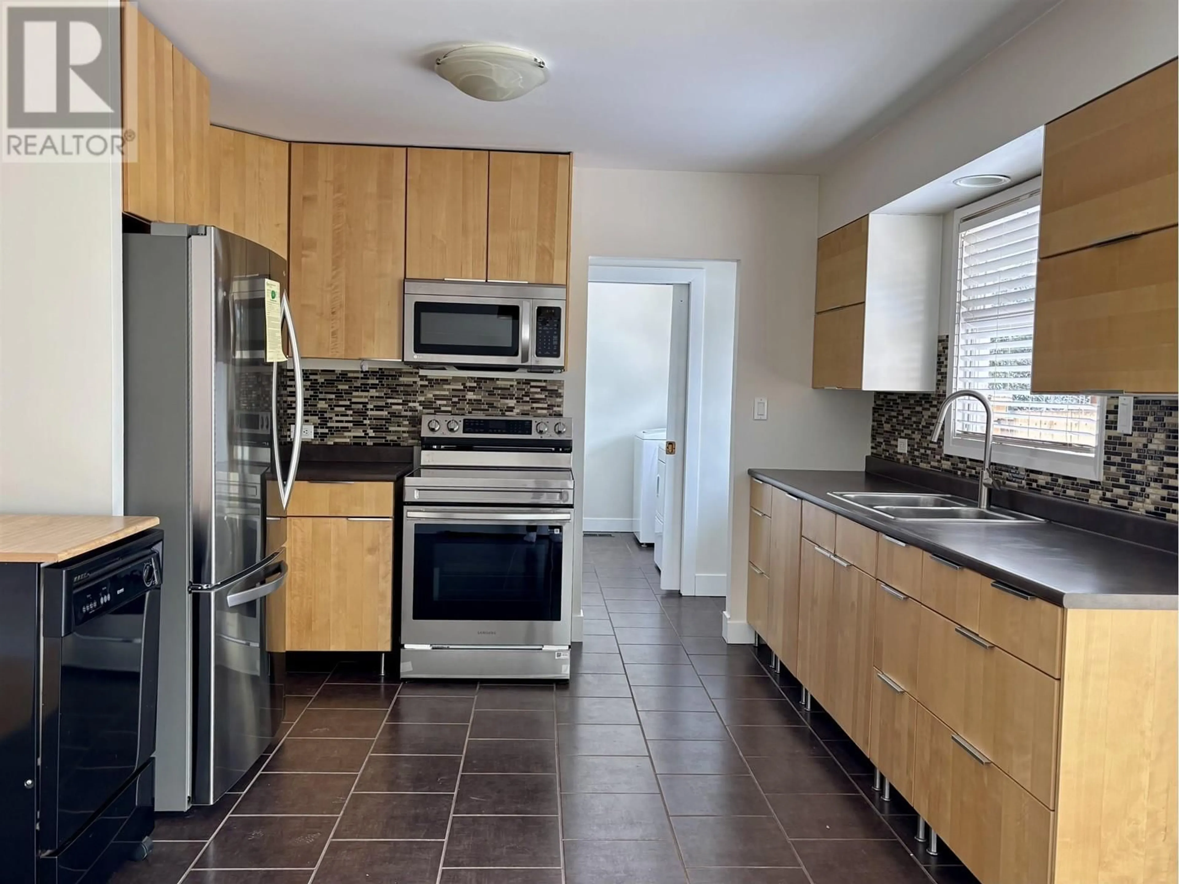 Standard kitchen, ceramic/tile floor for 35 WHITE STREET, Kitimat British Columbia V8C1H9