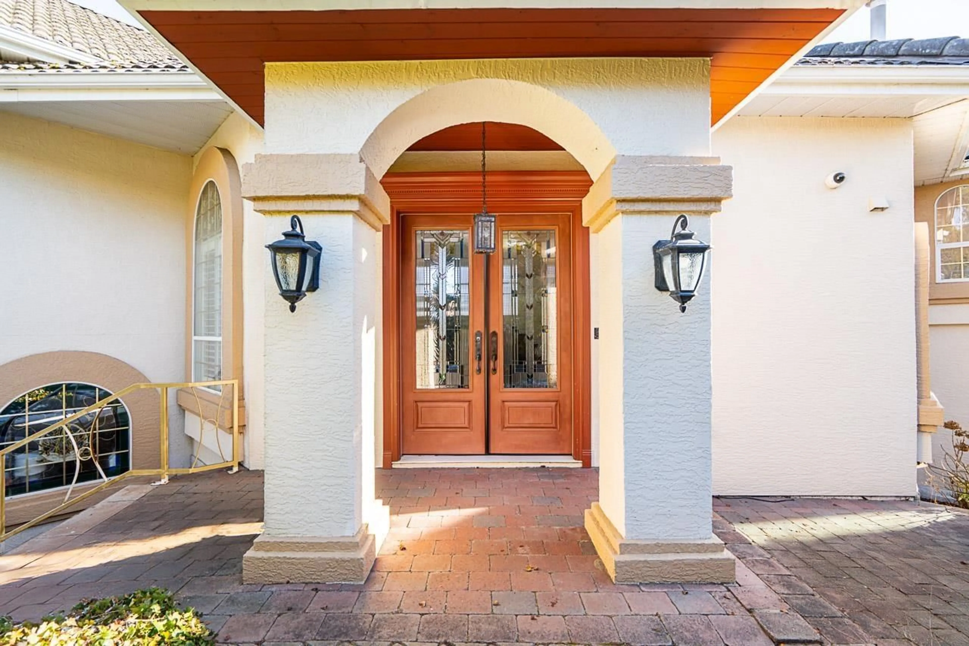 Indoor entryway for 13158 13, Surrey British Columbia V4A1B8
