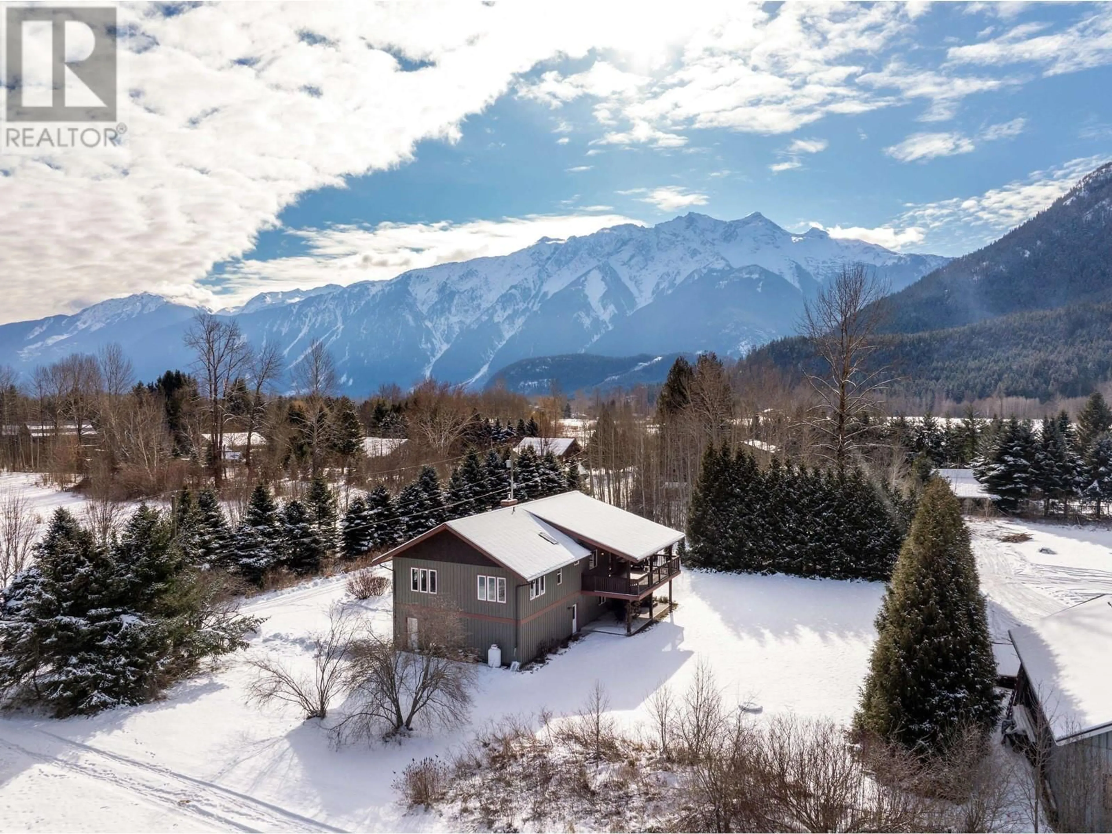 A pic from outside/outdoor area/front of a property/back of a property/a pic from drone, mountain view for 7621 ANDERSON ROAD, Pemberton British Columbia V0N2L2