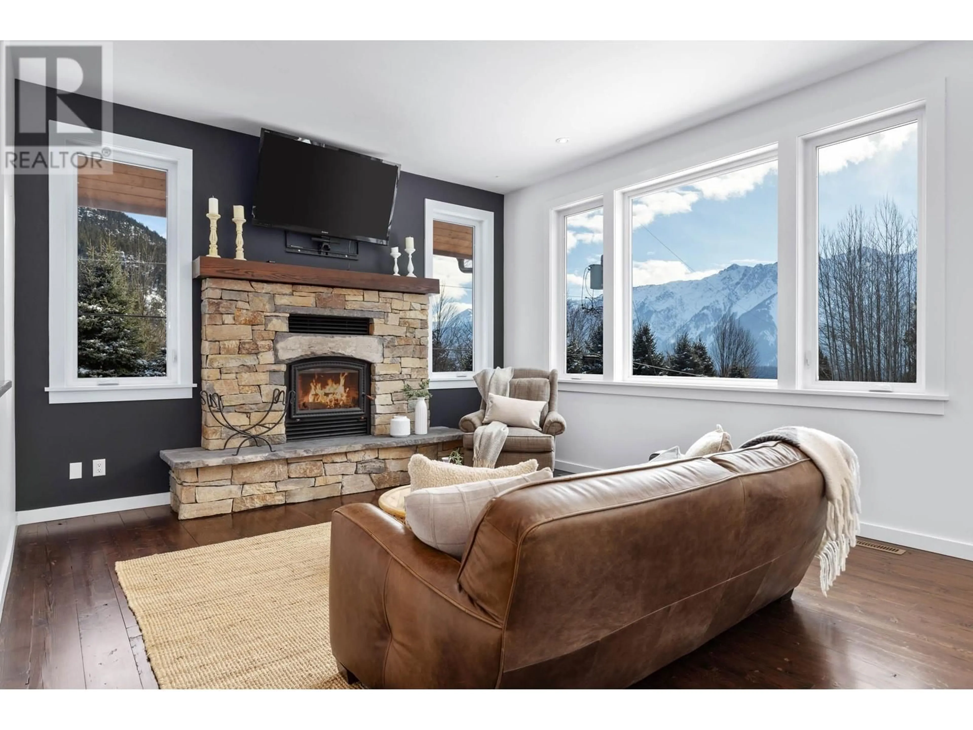 Living room with furniture, unknown for 7621 ANDERSON ROAD, Pemberton British Columbia V0N2L2