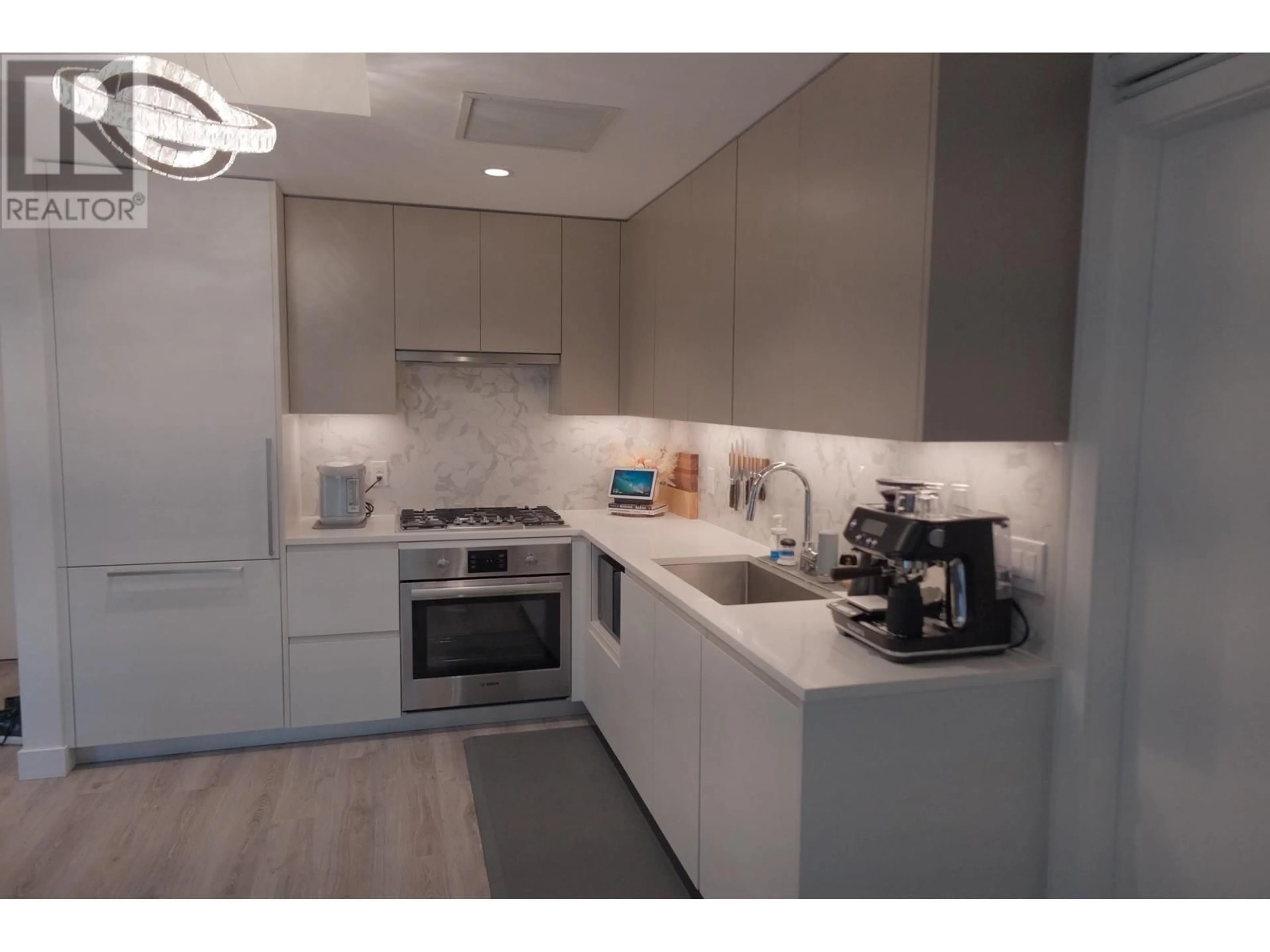 Standard kitchen, unknown for 214 8181 CHESTER STREET, Vancouver British Columbia V5X0J9