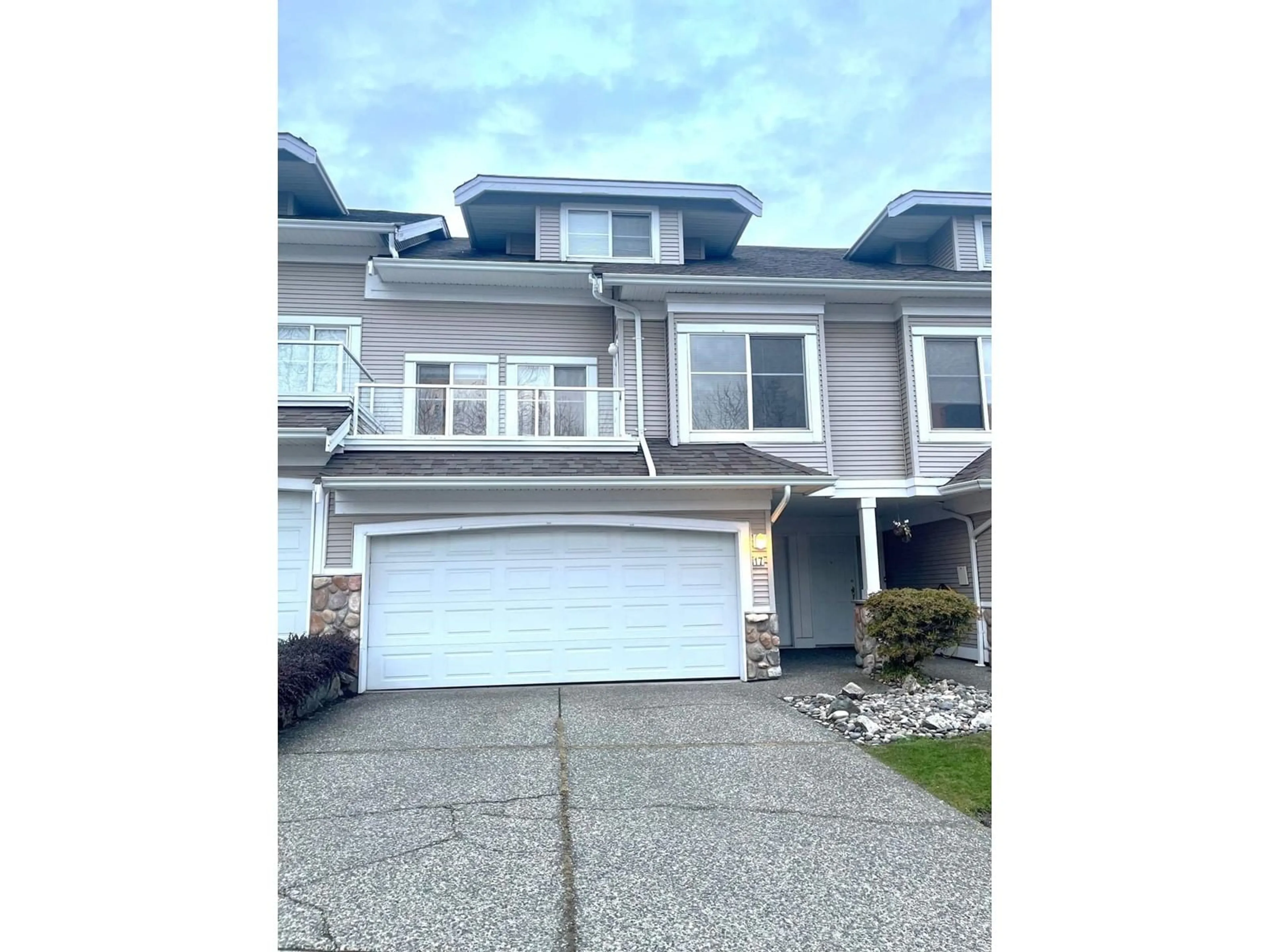 Unknown for 17 - 31501 UPPER MACLURE, Abbotsford British Columbia V2T5S6