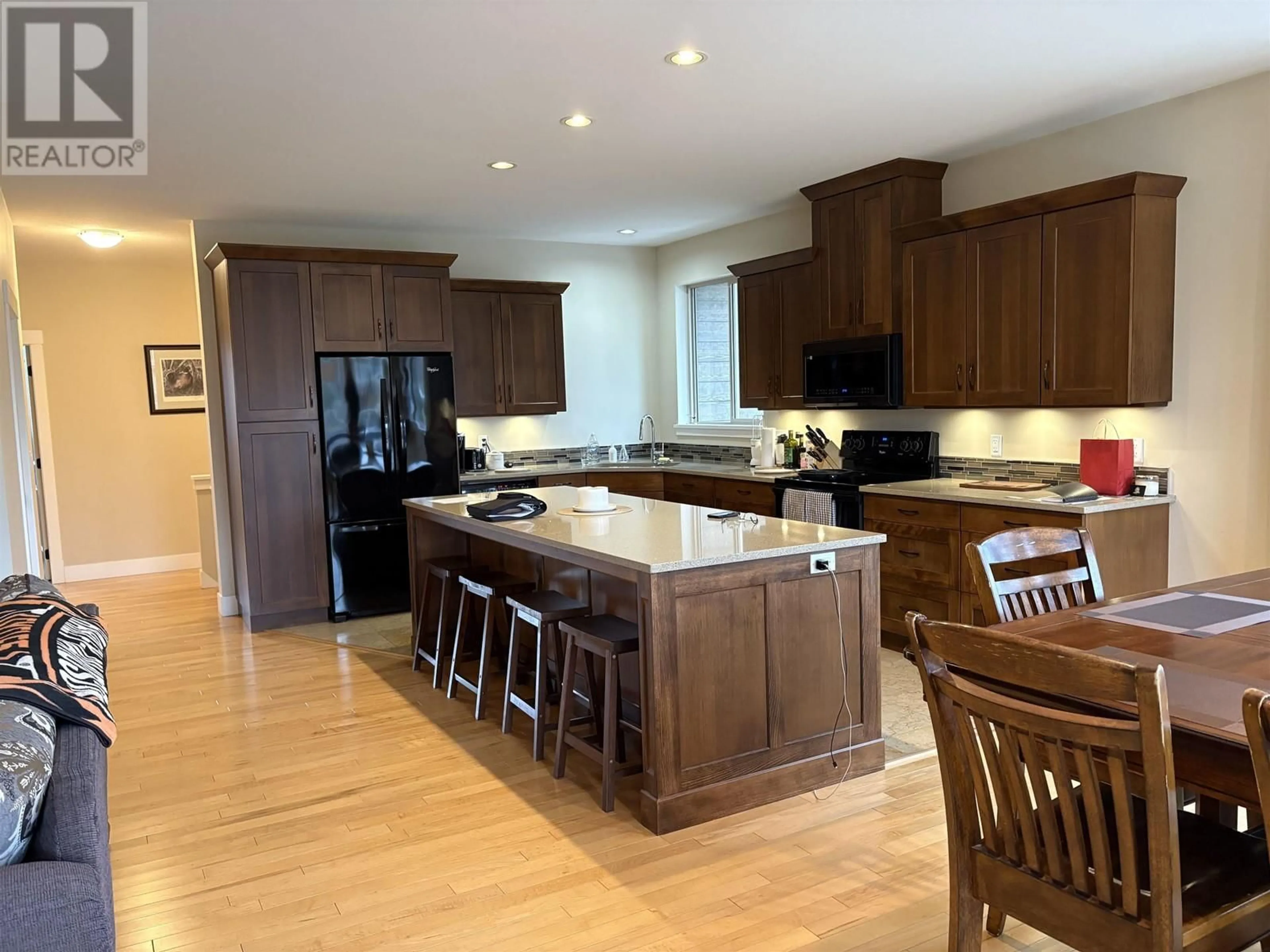 Open concept kitchen, unknown for 5781 GENNI'S WAY, Sechelt British Columbia V7Z0N8