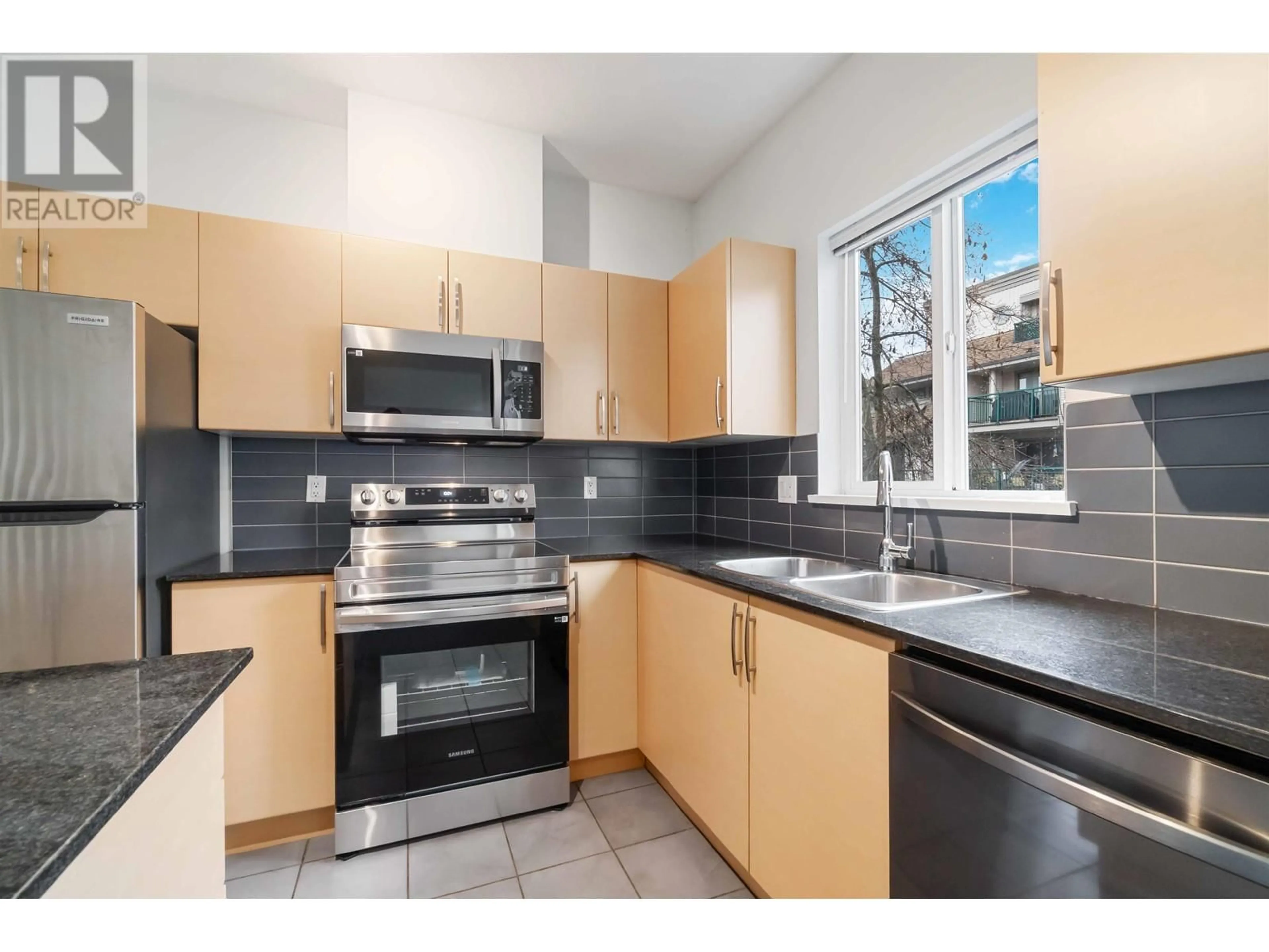 Standard kitchen, unknown for 602 1661 FRASER AVENUE, Port Coquitlam British Columbia V3B0B6