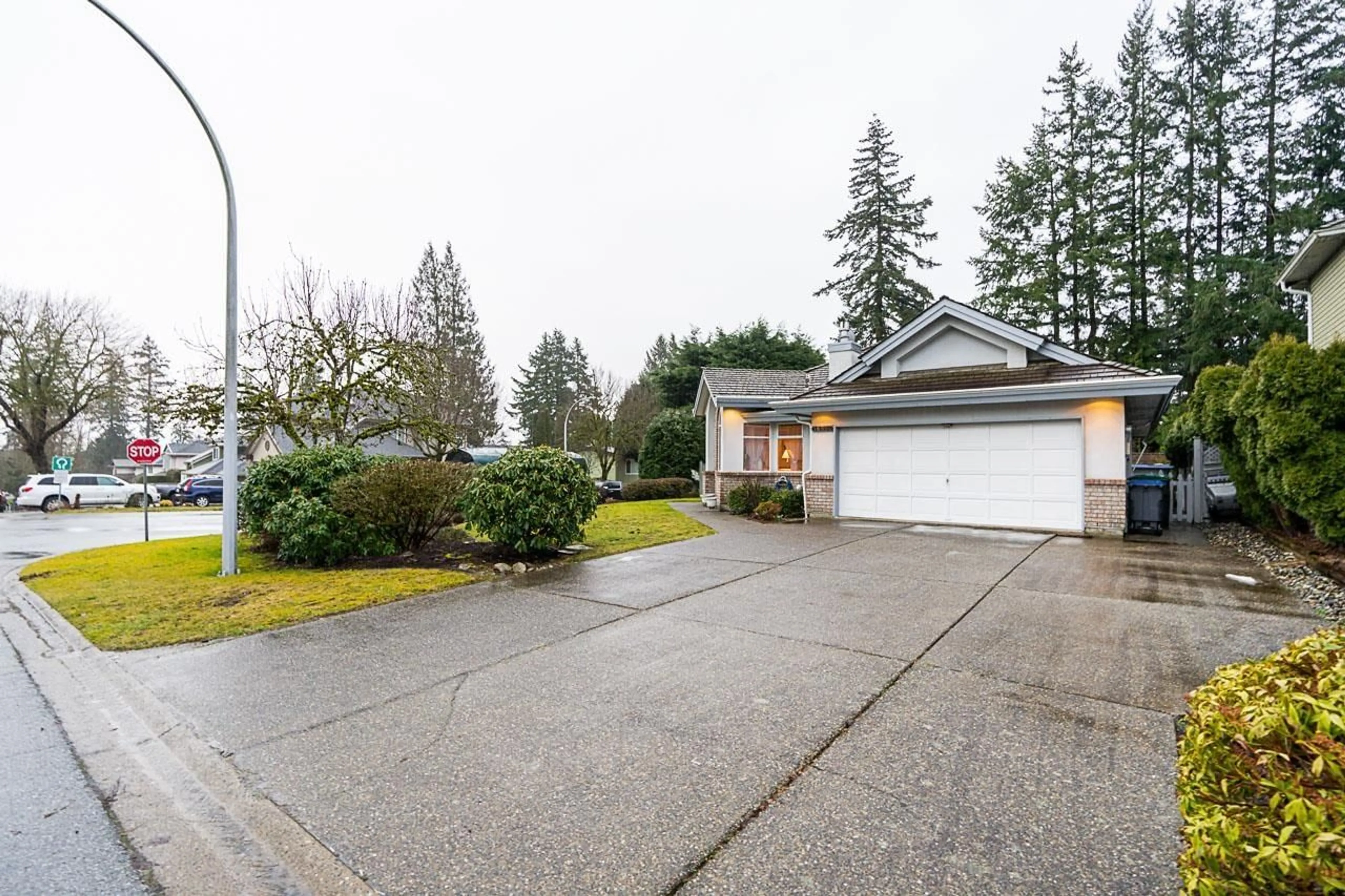 A pic from outside/outdoor area/front of a property/back of a property/a pic from drone, street for 16594 78A AVENUE, Surrey British Columbia V4N0M2