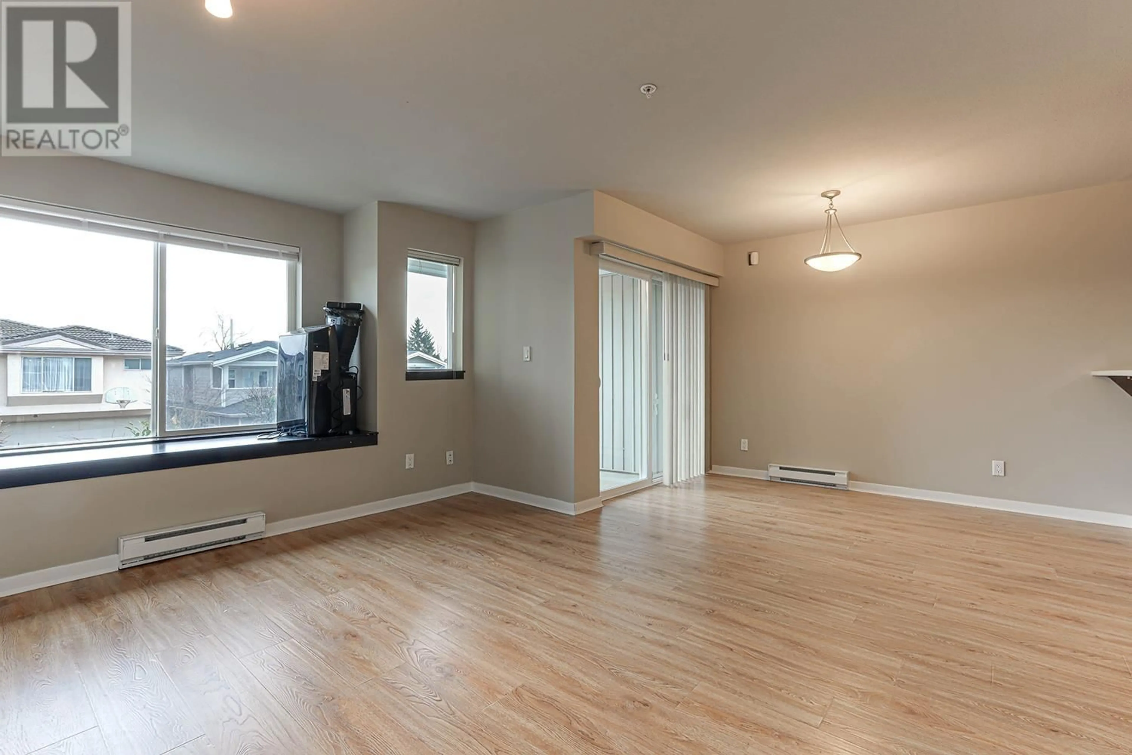 A pic of a room for 30 - 7370 STRIDE AVENUE, Burnaby British Columbia V3N5E6