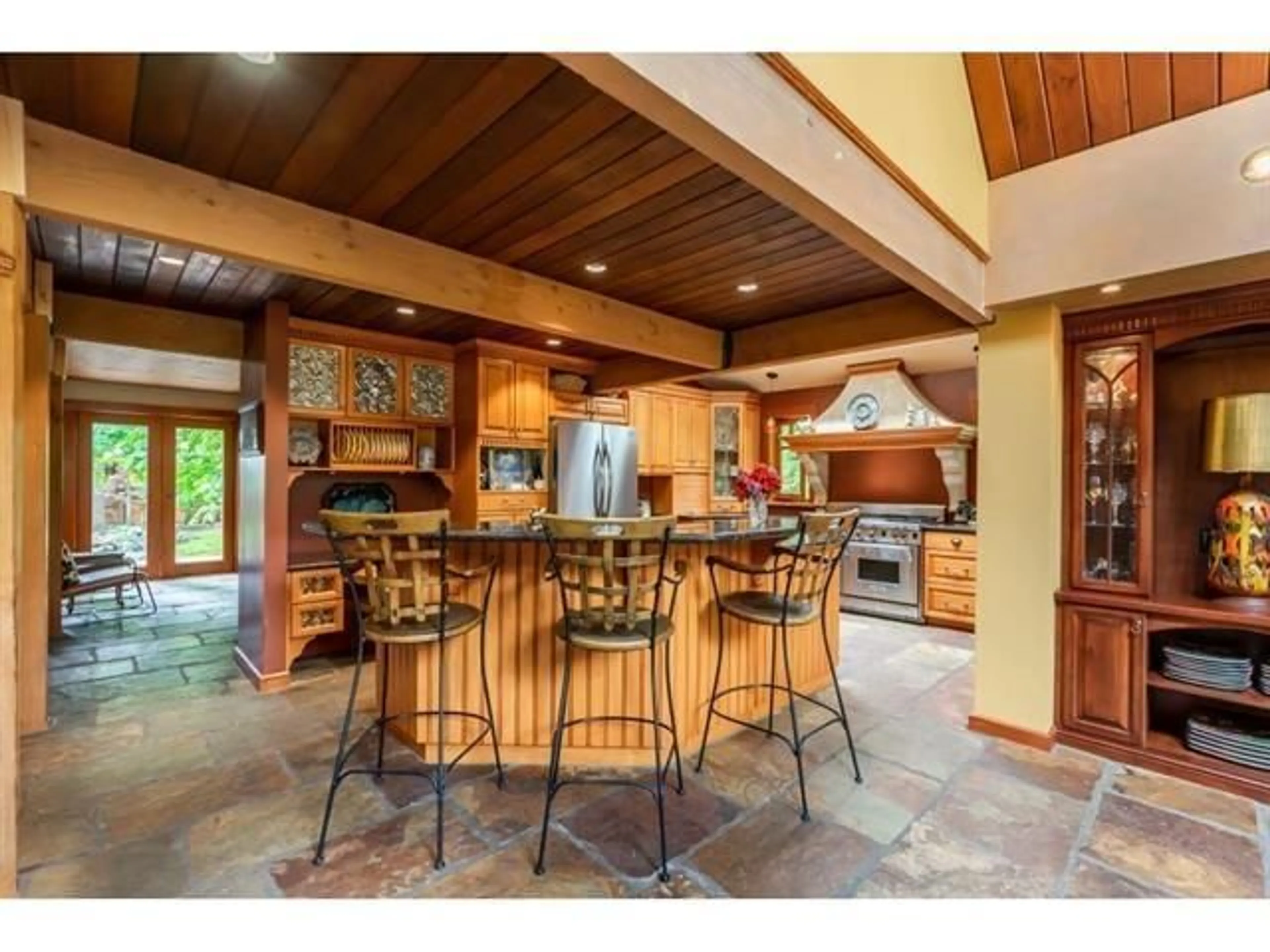 Open concept kitchen, ceramic/tile floor for 2647 204, Langley British Columbia V2Z2B8