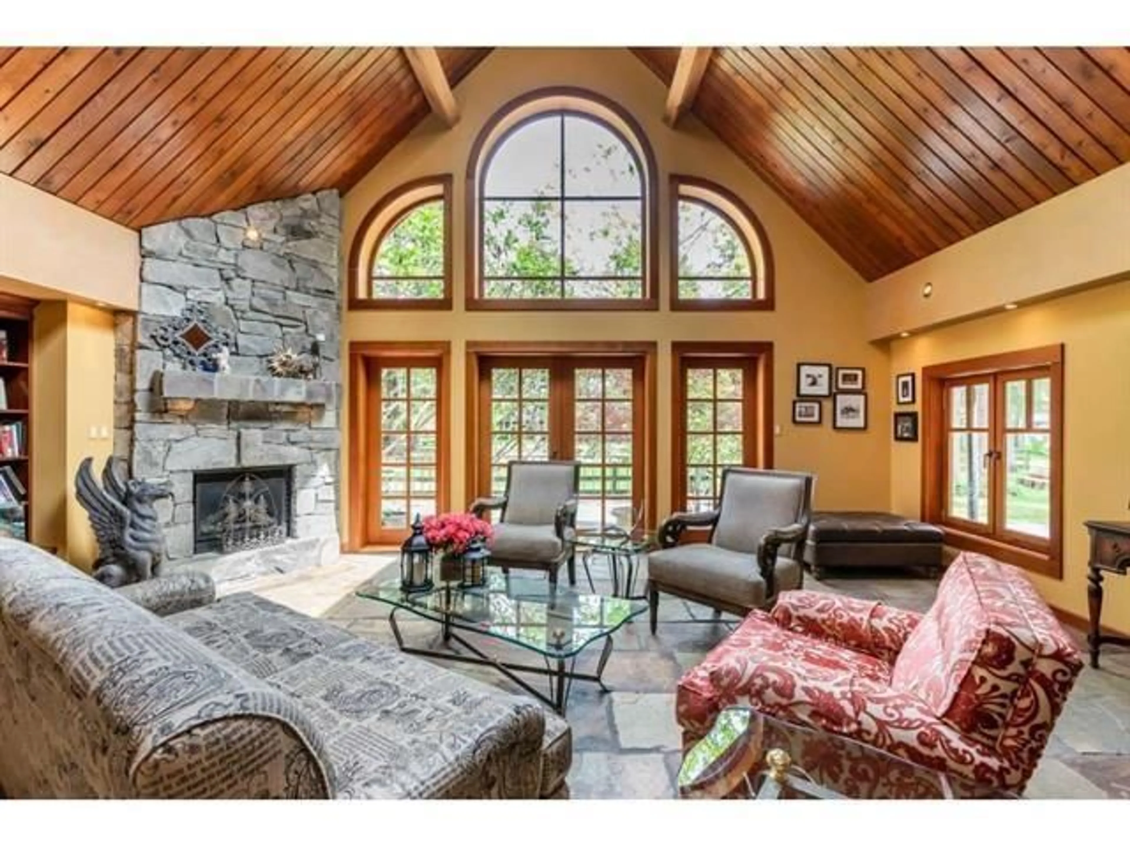 Living room with furniture, unknown for 2647 204, Langley British Columbia V2Z2B8