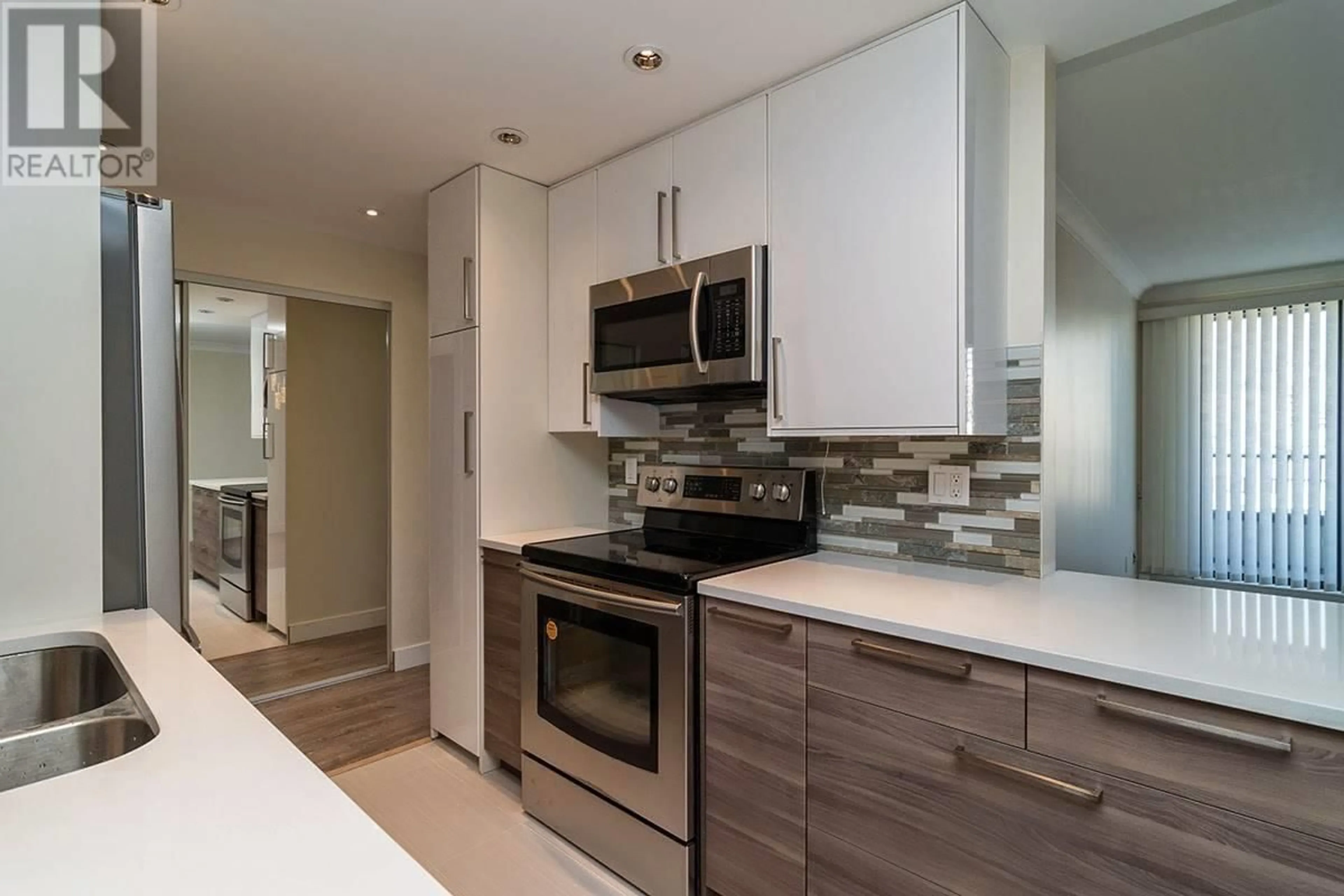 Open concept kitchen, unknown for 1801 4134 MAYWOOD STREET, Burnaby British Columbia V5H4C9