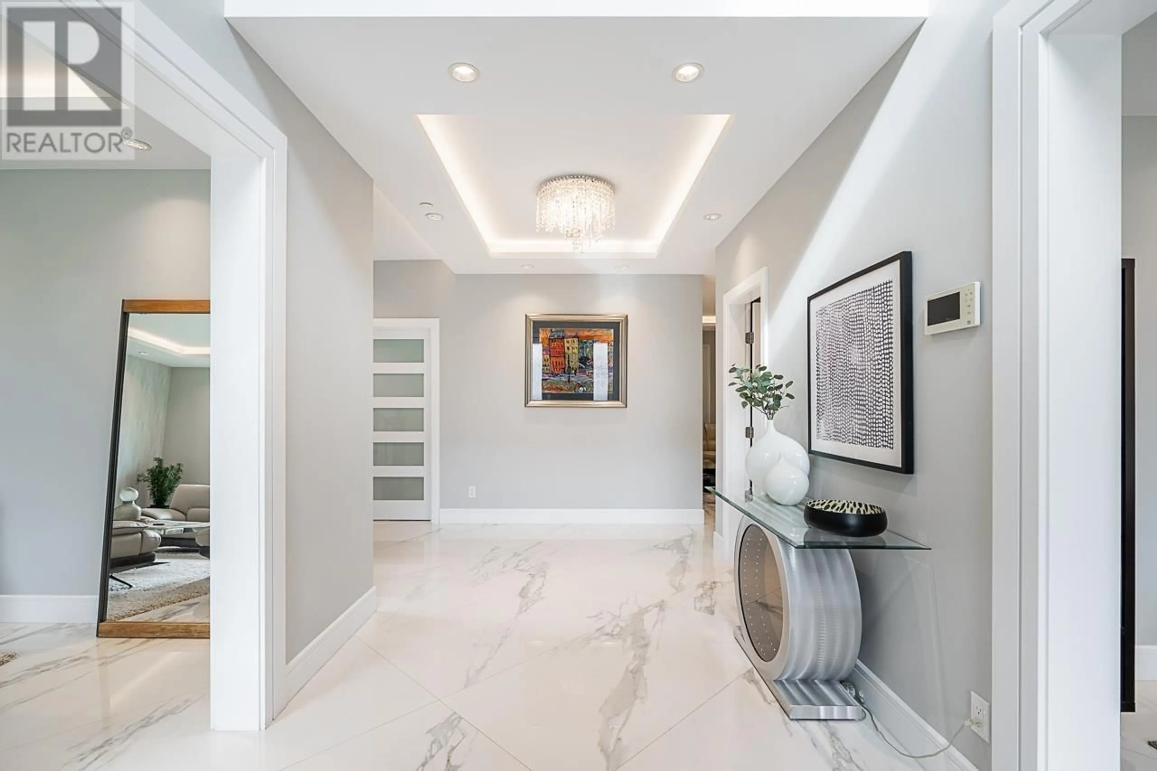 Indoor entryway for 823 52ND AVENUE, Vancouver British Columbia V6P1G7