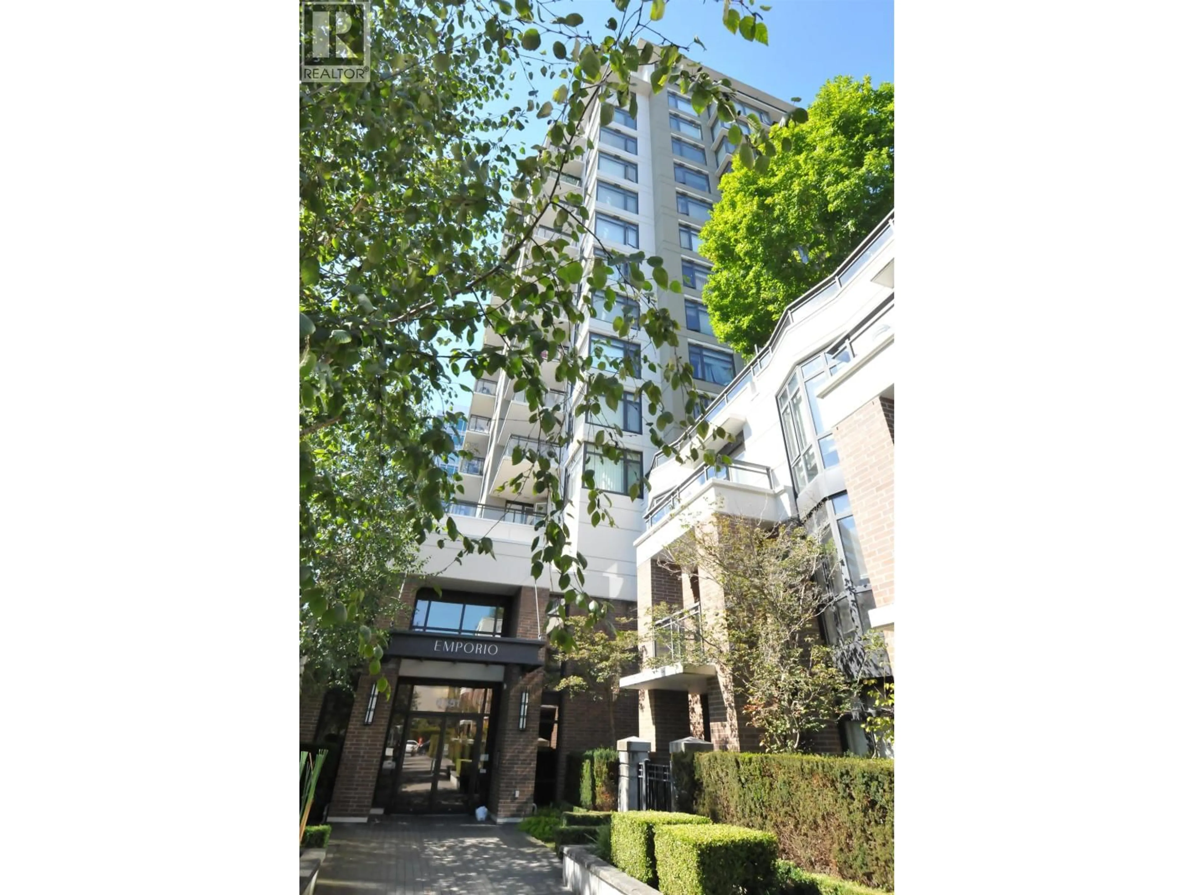 Indoor foyer for 606 - 6351 BUSWELL STREET, Richmond British Columbia V6Y0A4
