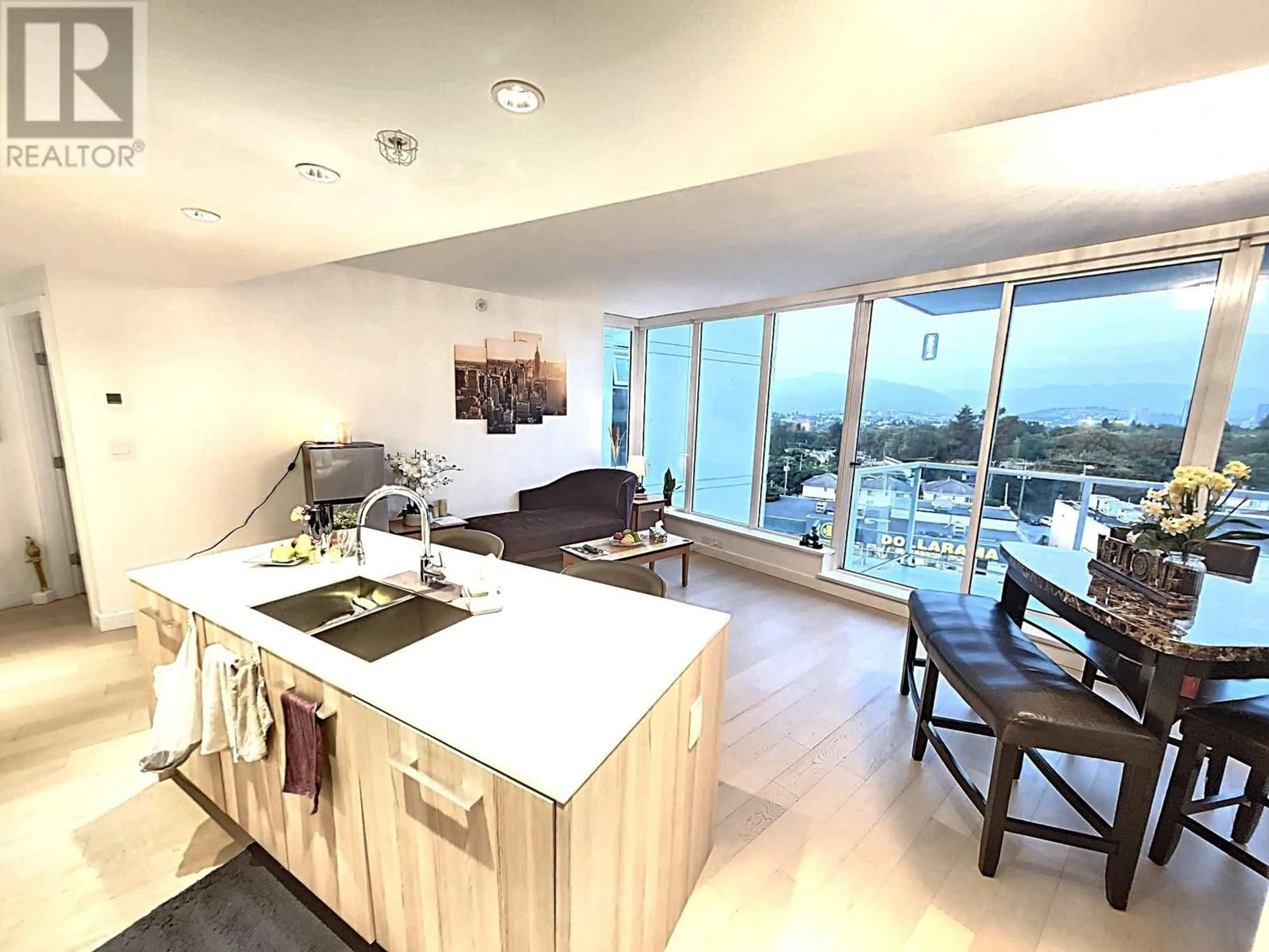 Open concept kitchen, unknown for 809 - 4638 GLADSTONE STREET, Vancouver British Columbia V5N0G5