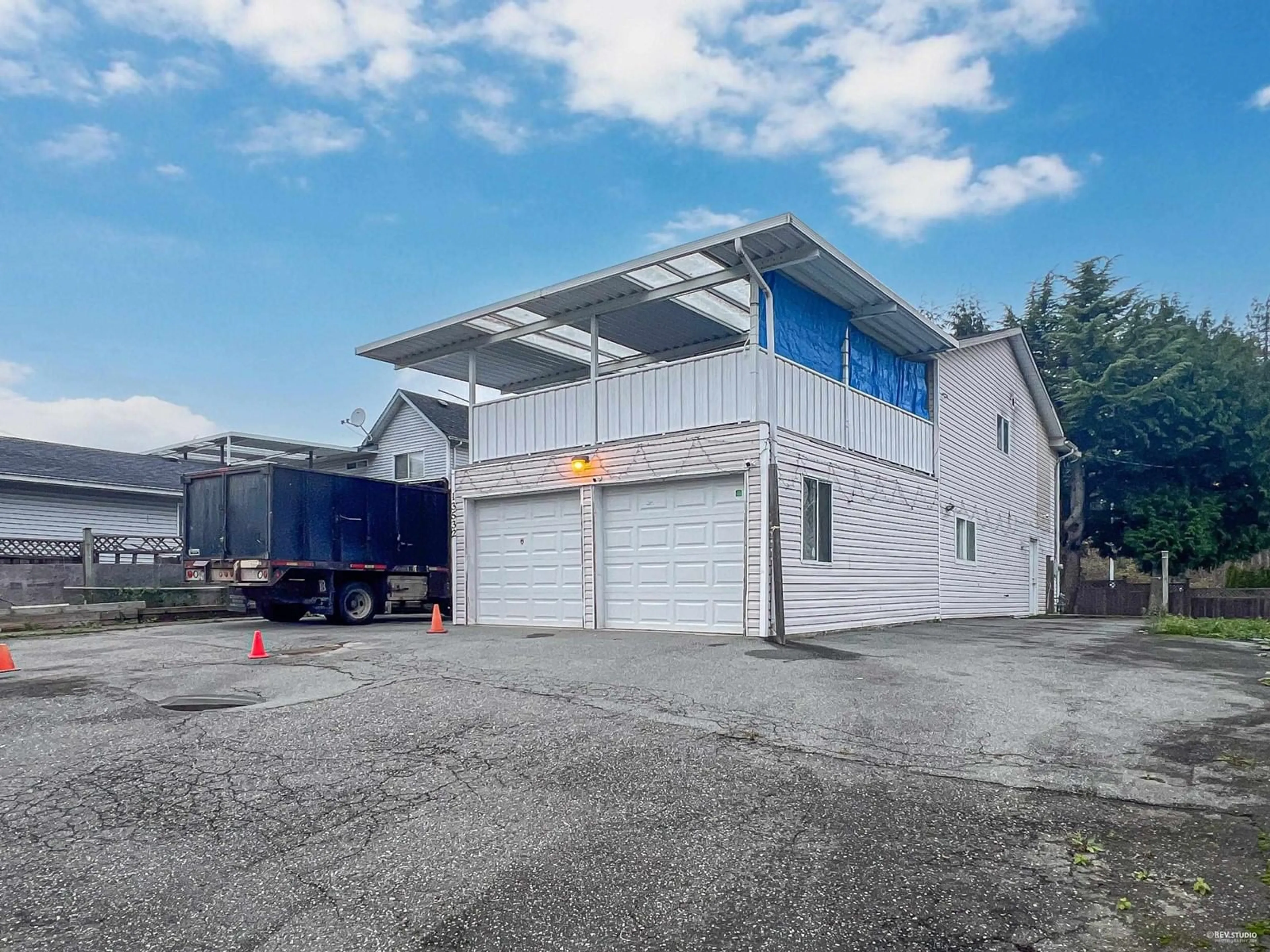 Indoor garage for 13532 64 AVENUE, Surrey British Columbia V3W1Y3