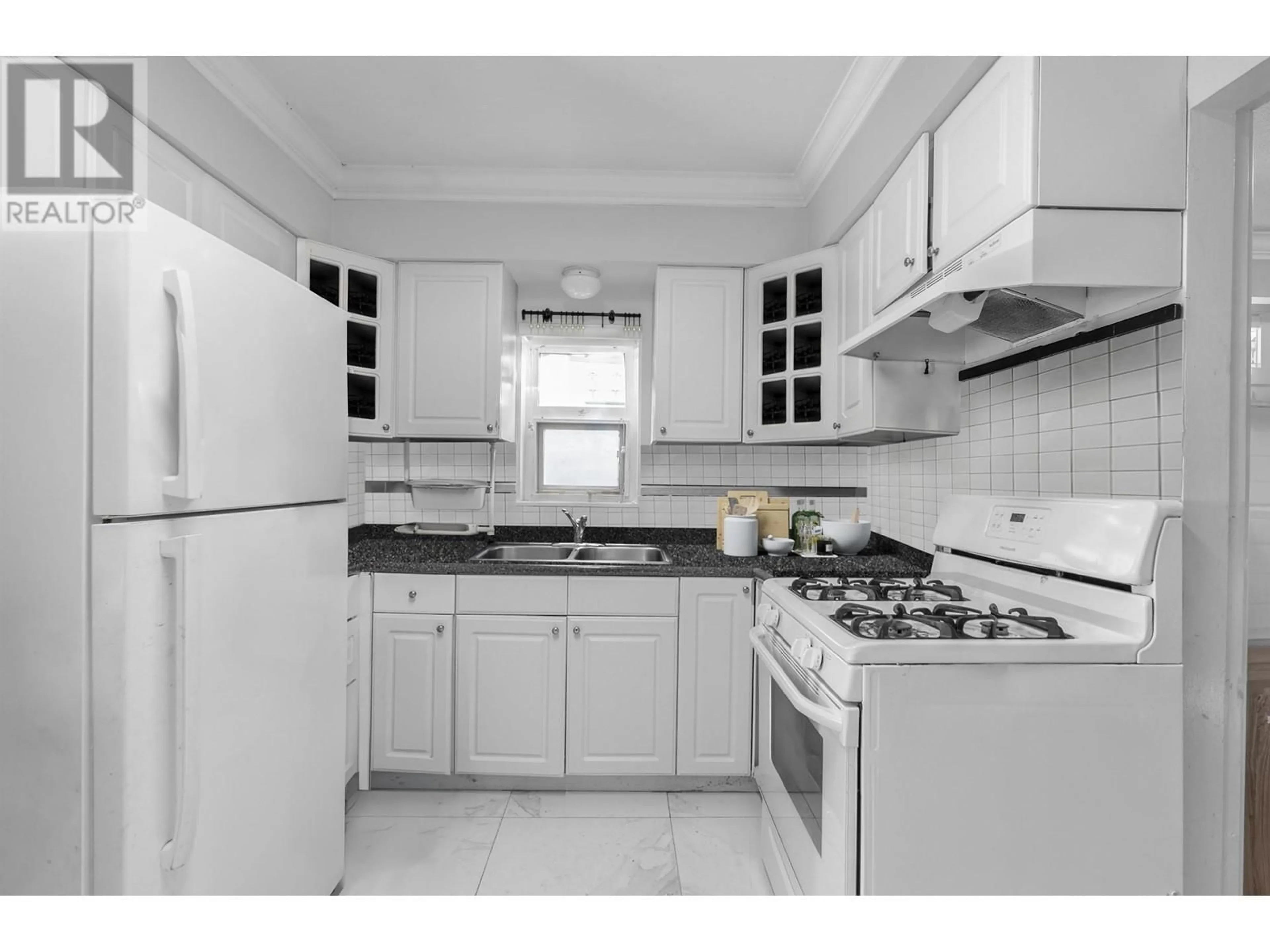 Standard kitchen, unknown for 6394 CHESTER STREET, Vancouver British Columbia V5W3C3