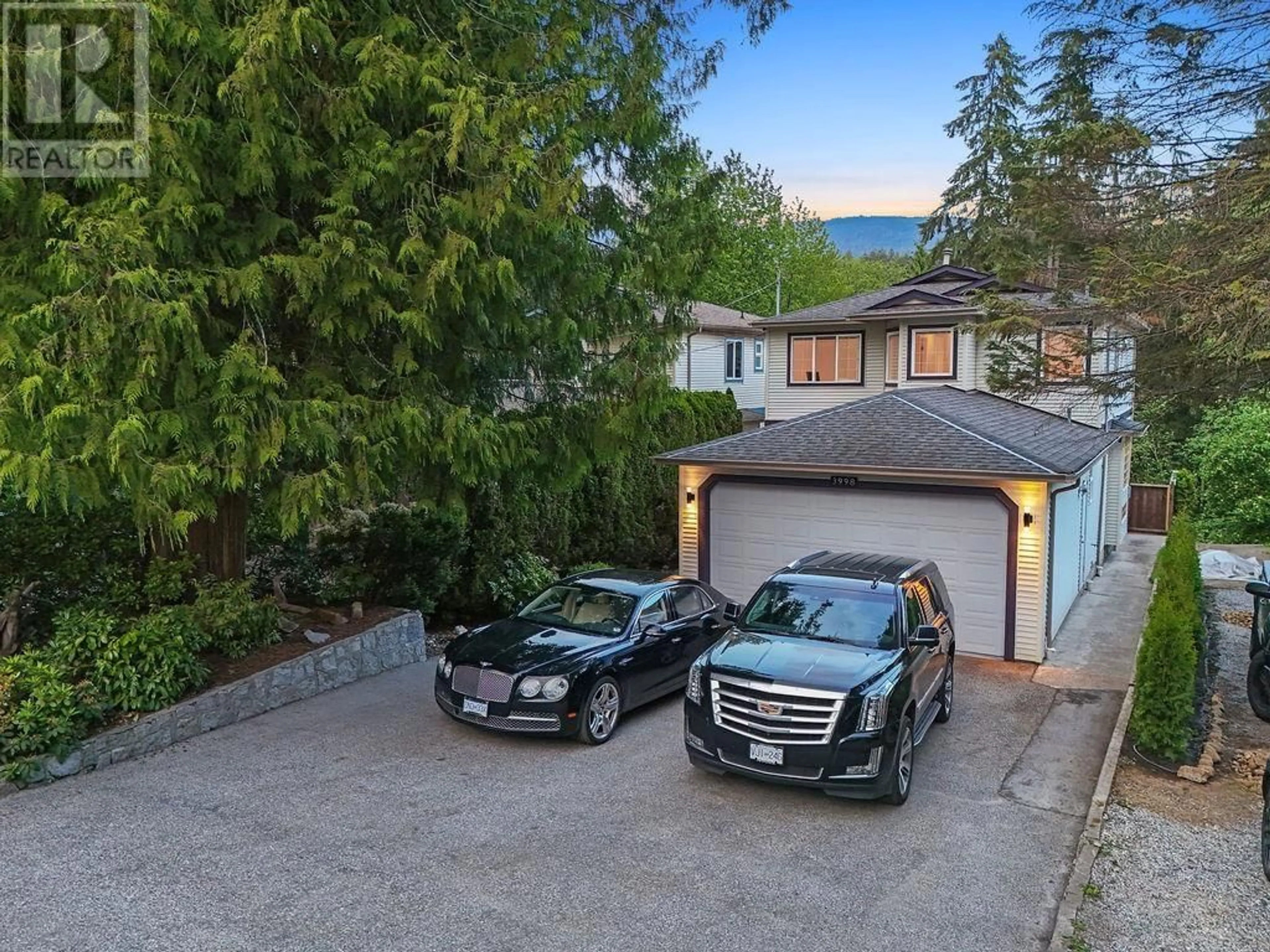 A pic from outside/outdoor area/front of a property/back of a property/a pic from drone, water/lake/river/ocean view for 3998 PHYLLIS ROAD, North Vancouver British Columbia V7K2V1