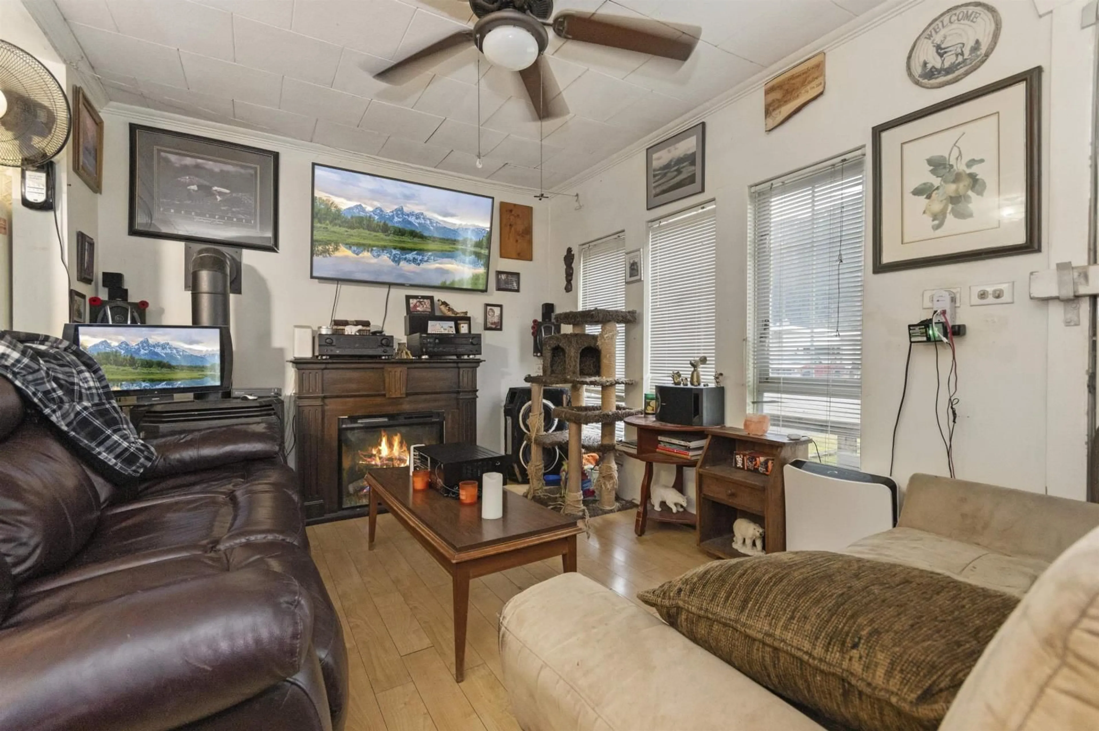 Living room with furniture, unknown for 632 COMMISSION STREET, Hope British Columbia V0X1L0