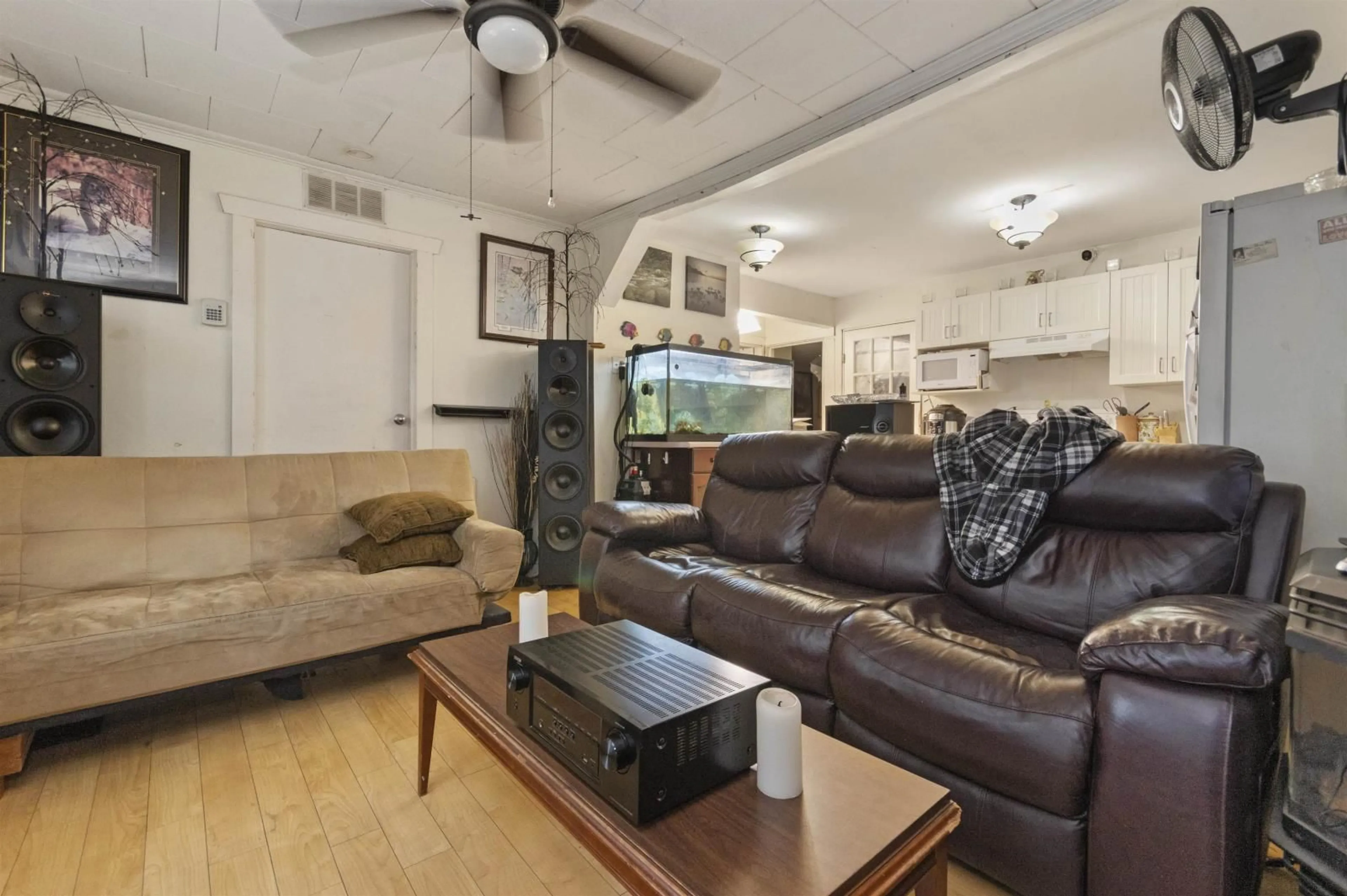 Living room with furniture, unknown for 632 COMMISSION STREET, Hope British Columbia V0X1L0