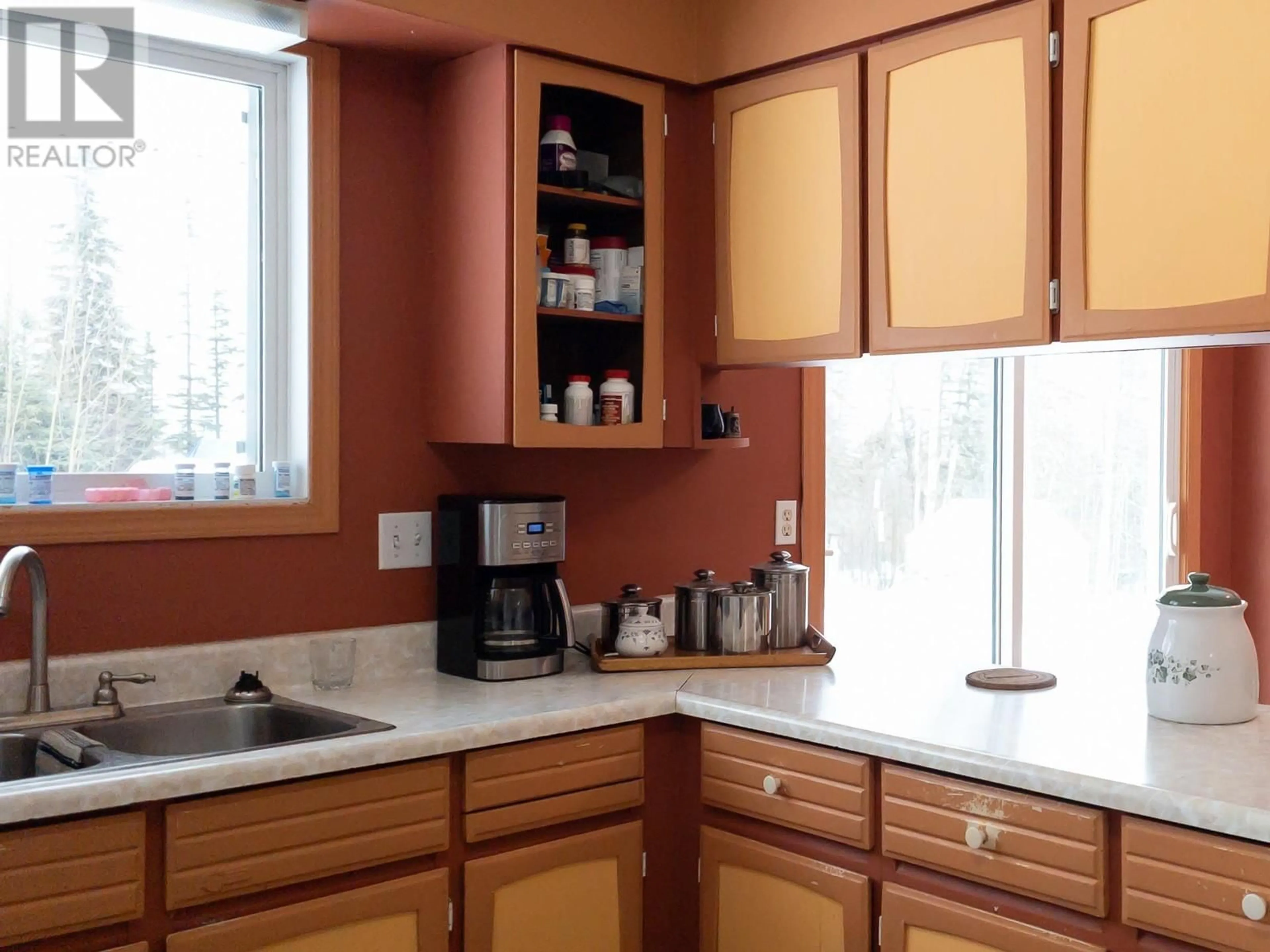 Standard kitchen, unknown for 226 CENTENNIAL DRIVE, Mackenzie British Columbia V0J2C0