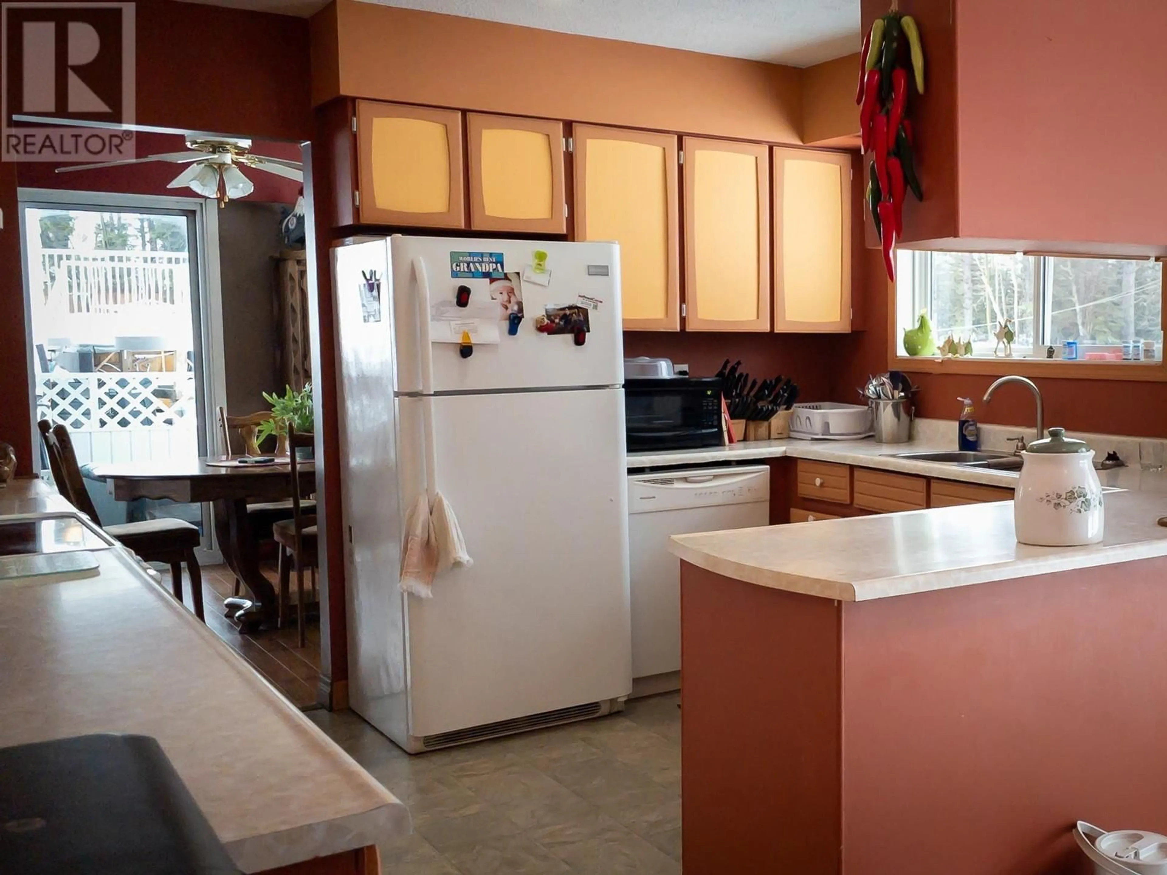 Standard kitchen, unknown for 226 CENTENNIAL DRIVE, Mackenzie British Columbia V0J2C0