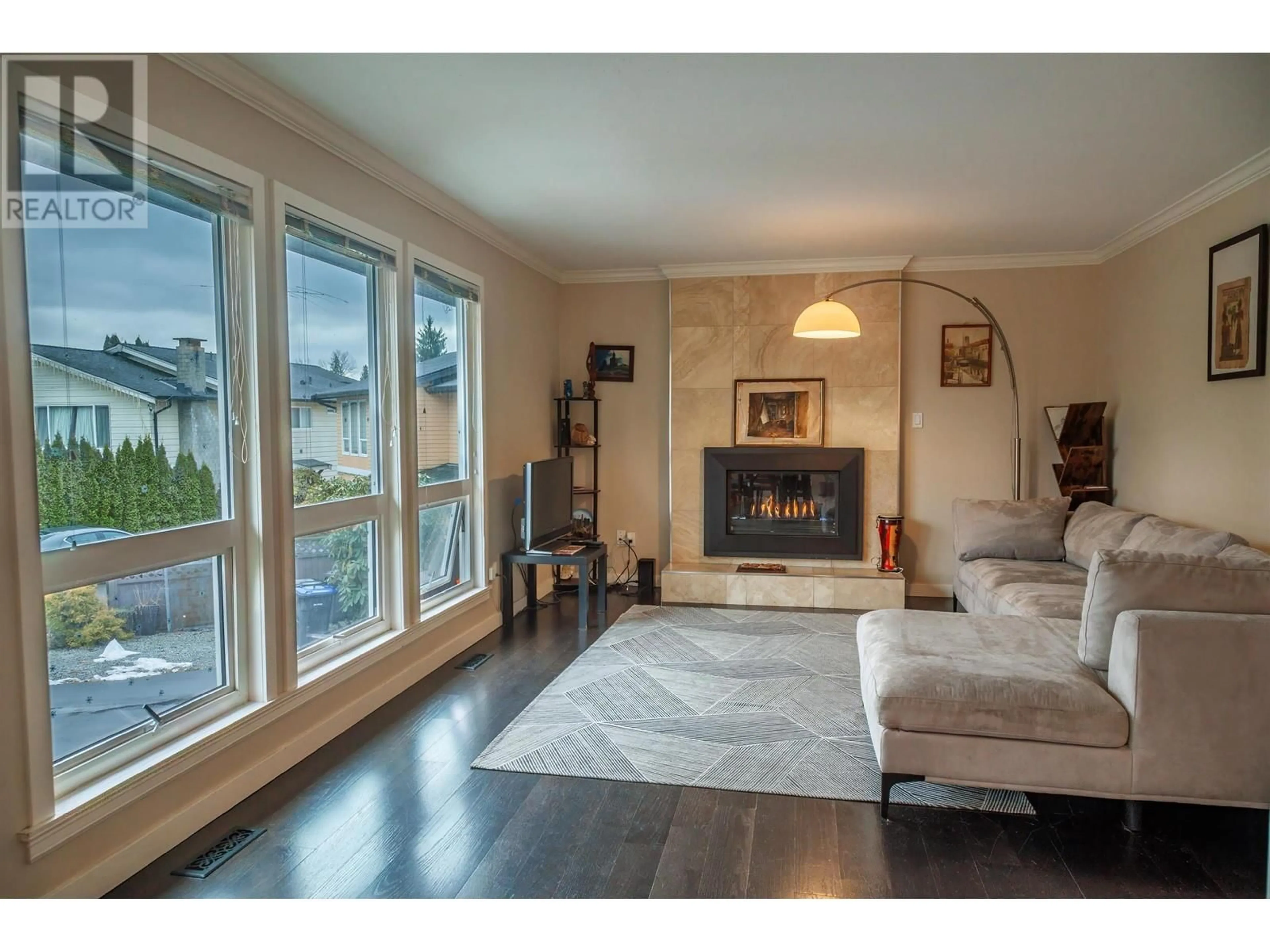 Living room with furniture, wood/laminate floor for 3151 FREY PLACE, Port Coquitlam British Columbia V3B5X3