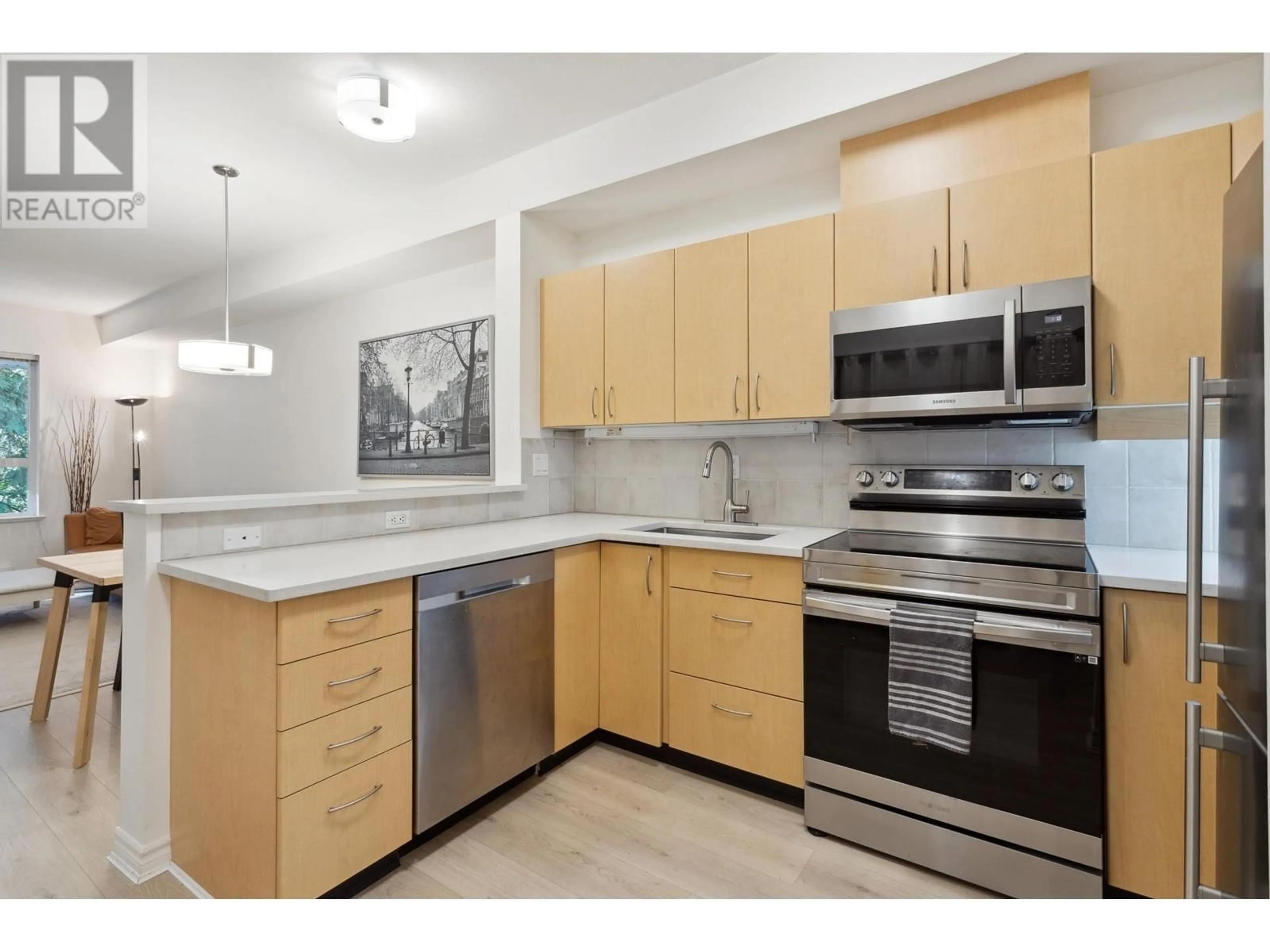 Standard kitchen, unknown for 306 - 3151 CONNAUGHT CRESCENT, North Vancouver British Columbia V7R4X6