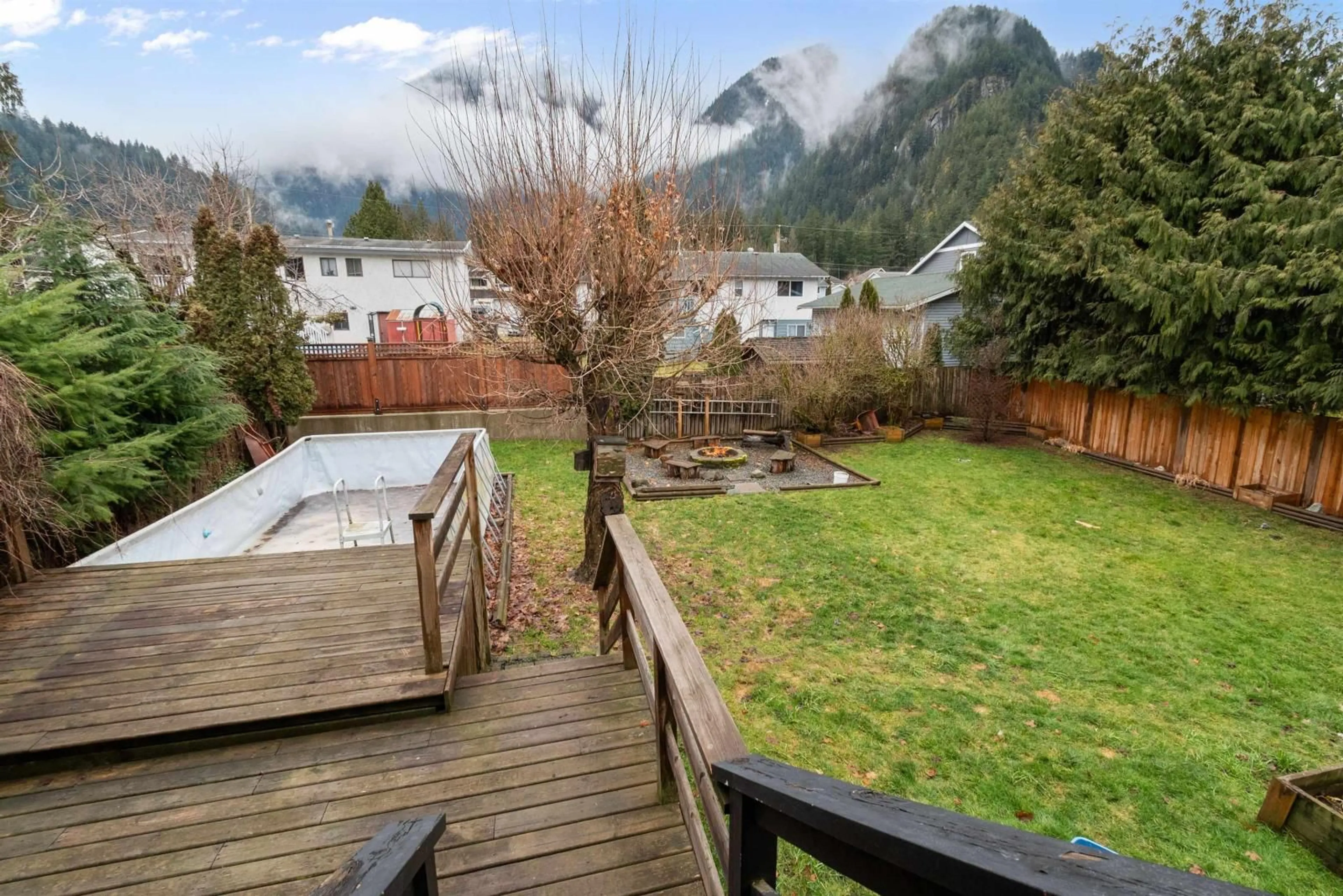 A pic from outside/outdoor area/front of a property/back of a property/a pic from drone, mountain view for 63732 HEATHER AVENUE|Hope, Hope British Columbia V0X1L2