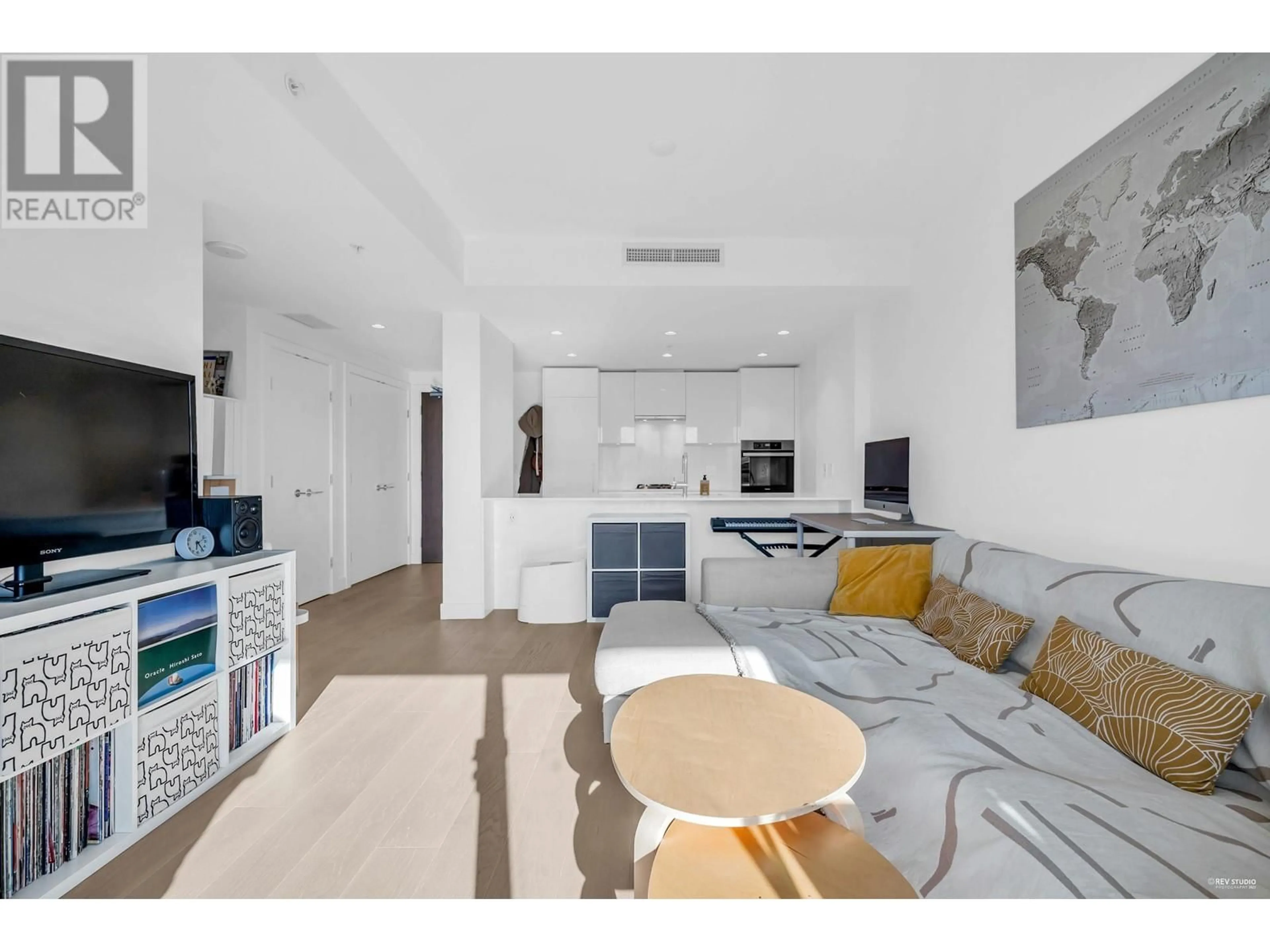 Living room with furniture, unknown for 604 - 5766 GILBERT ROAD, Richmond British Columbia V6X1B7