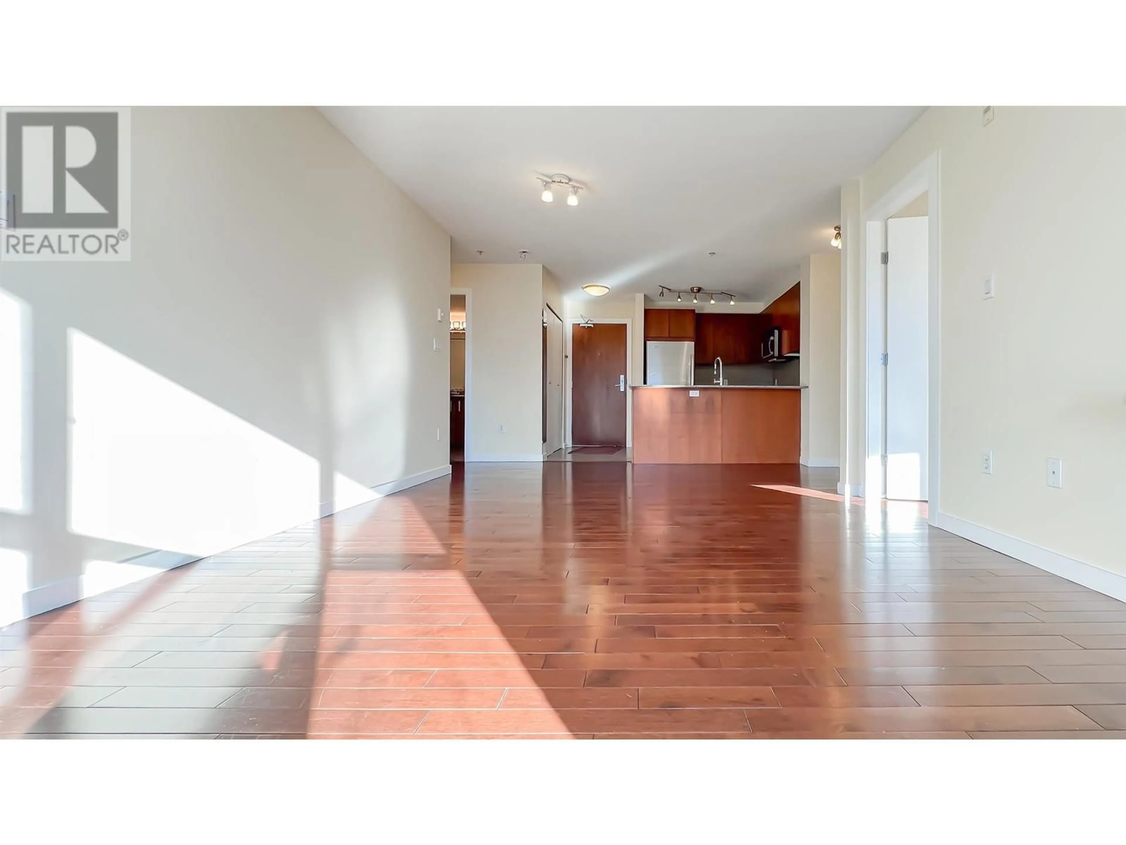 Unknown for 213 - 5885 IRMIN STREET, Burnaby British Columbia V5J0C2