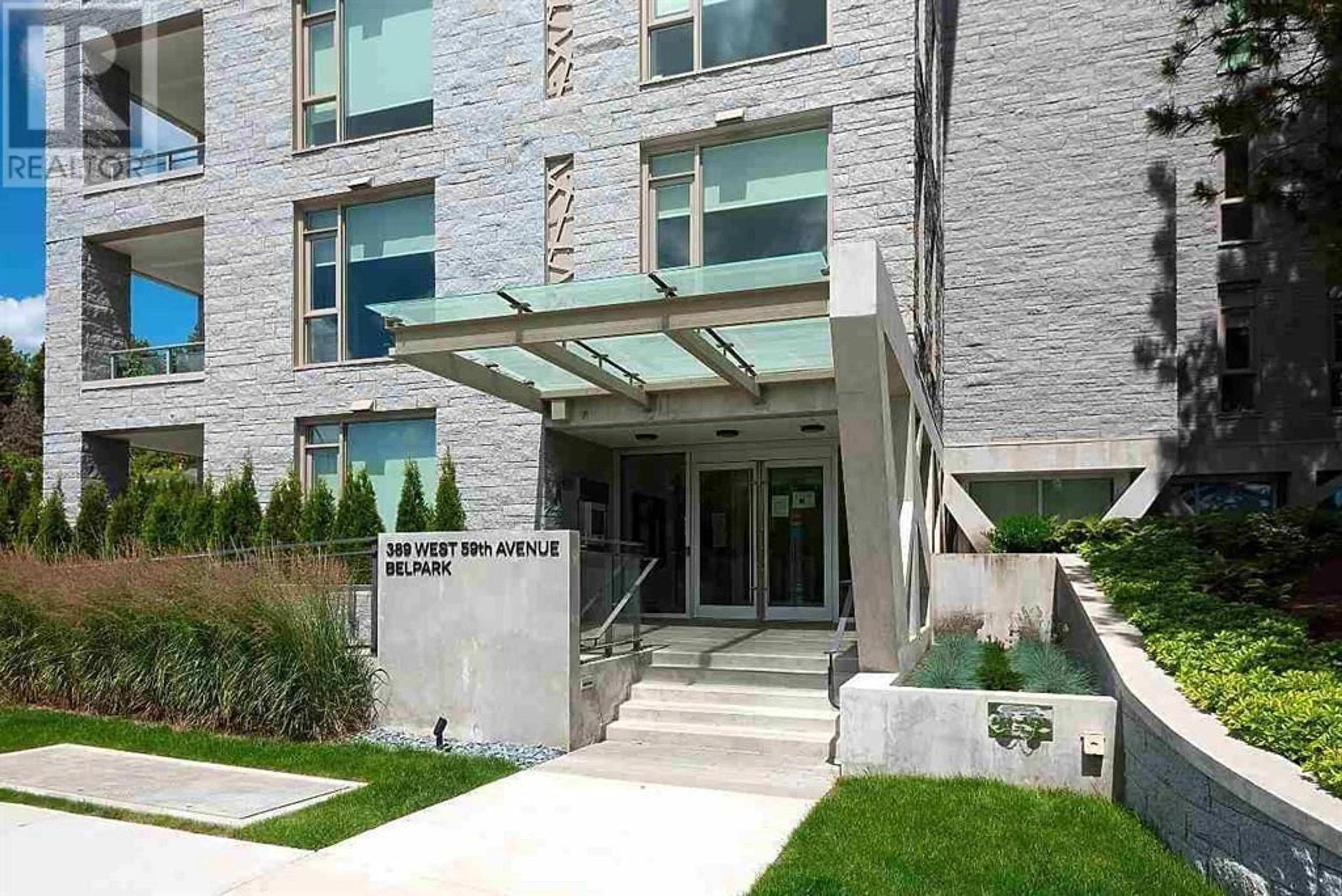 Indoor foyer for 401 - 389 59TH AVENUE, Vancouver British Columbia V5X0J4