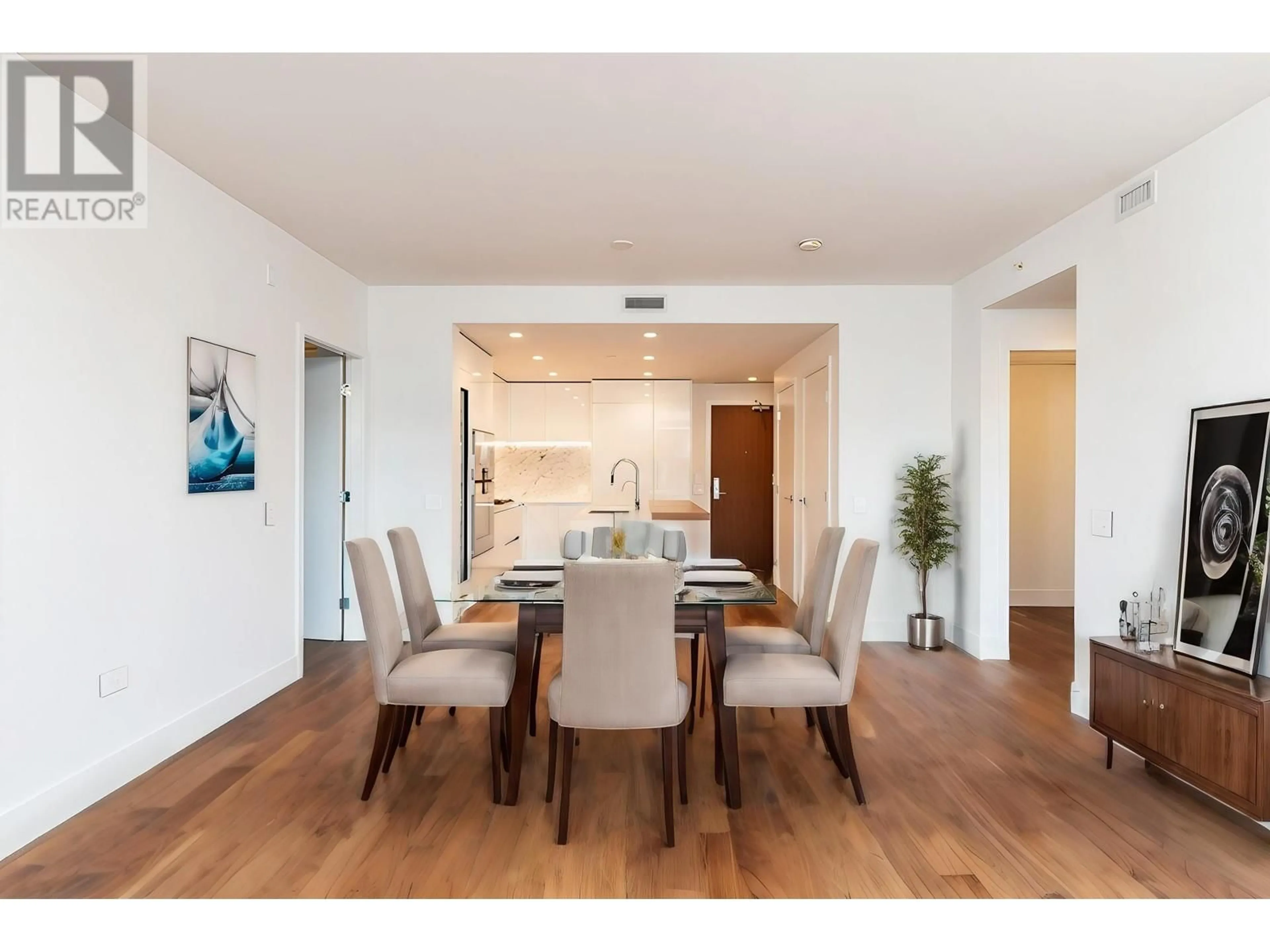 Dining room, wood/laminate floor for 401 - 389 59TH AVENUE, Vancouver British Columbia V5X0J4