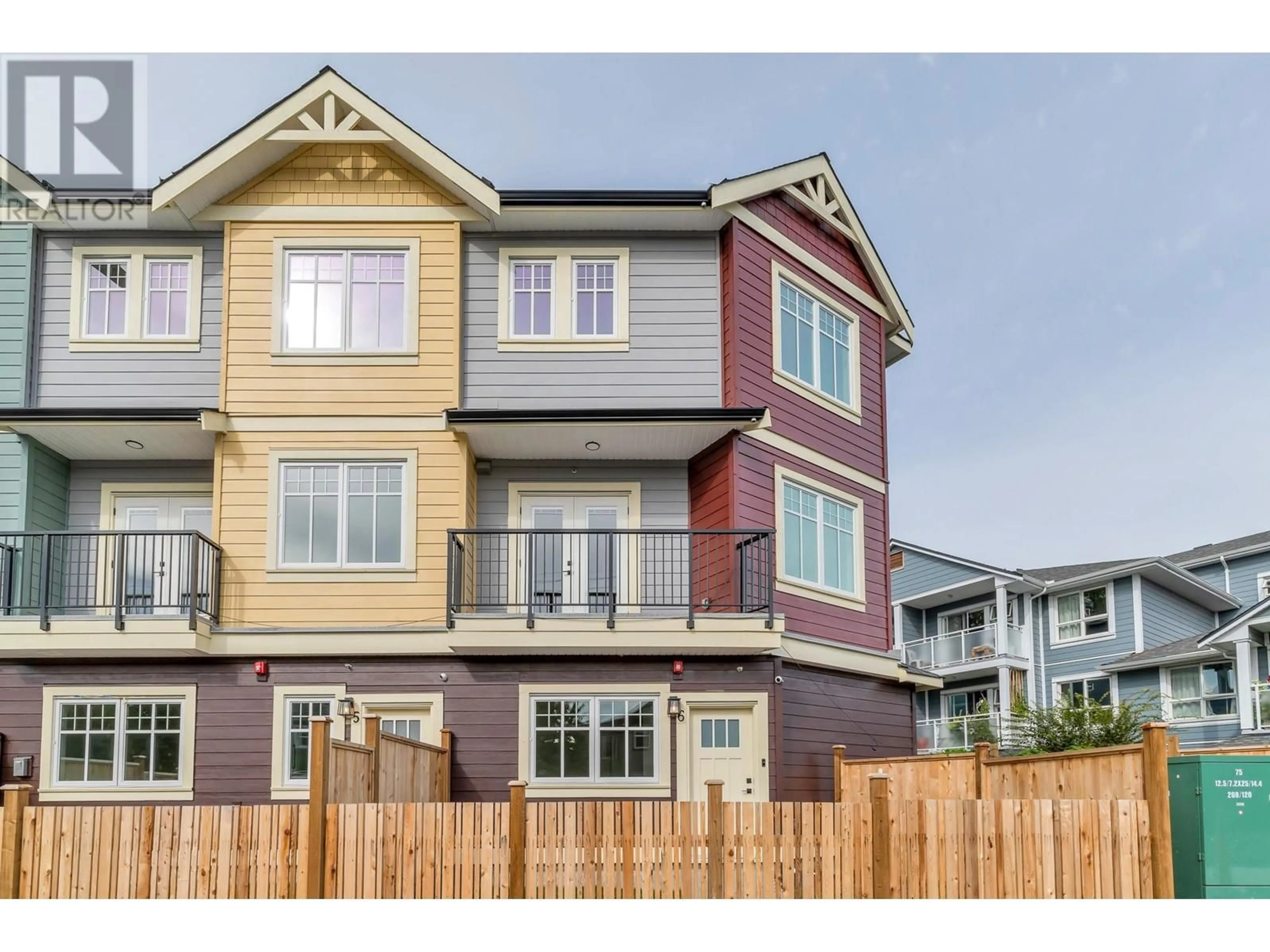 Home with vinyl exterior material, mountain view for 2 - 4829 48 AVENUE, Ladner British Columbia V4K1V2
