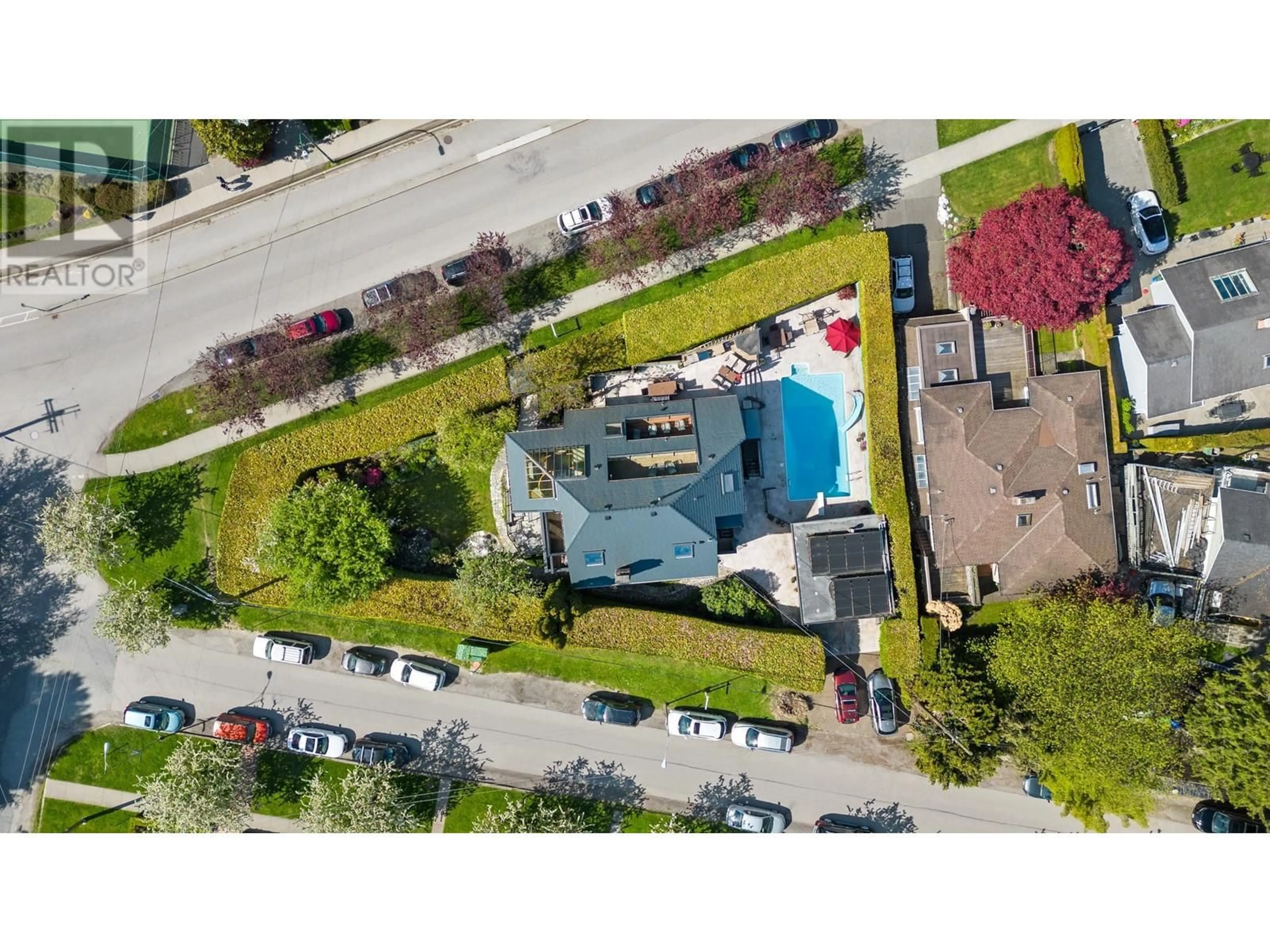 A pic from outside/outdoor area/front of a property/back of a property/a pic from drone, street for 3850 POINT GREY ROAD, Vancouver British Columbia V6R1B4