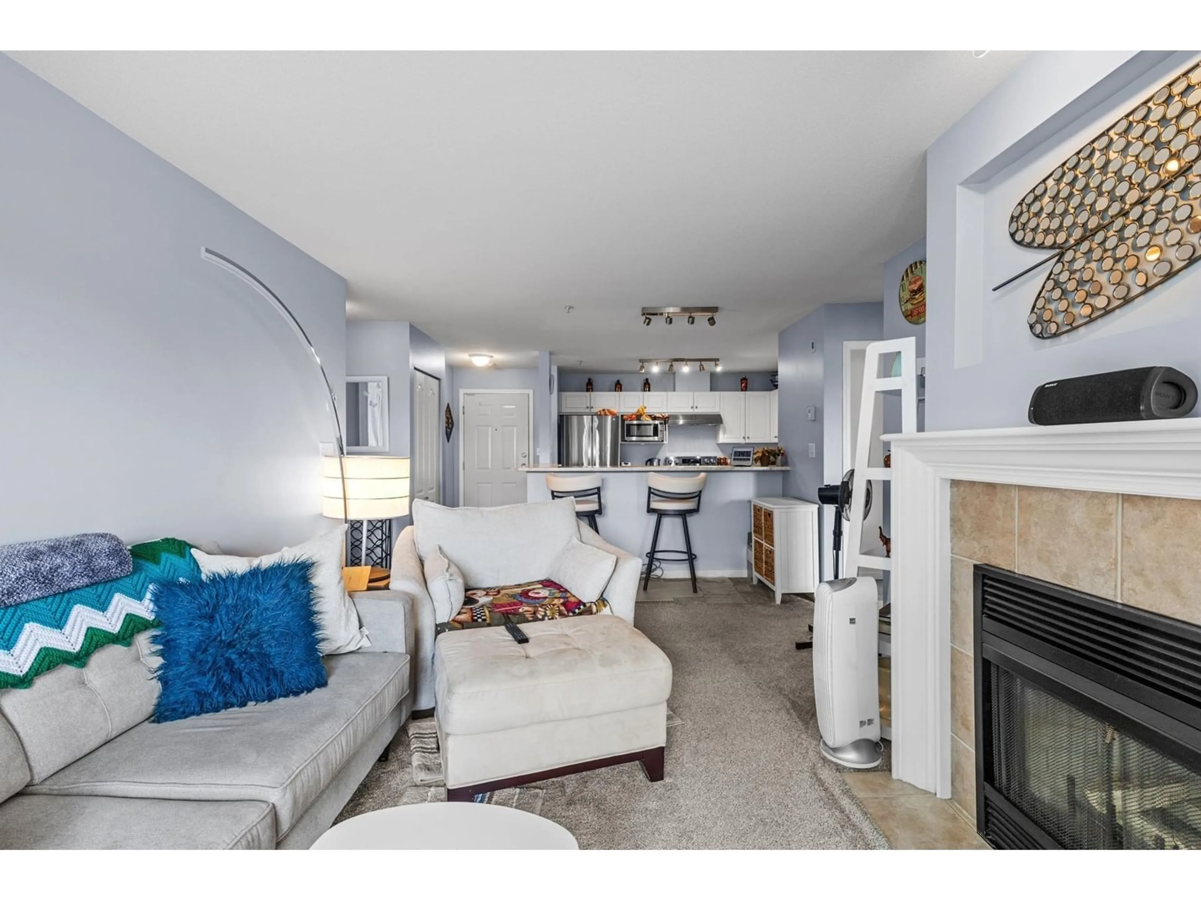 Living room with furniture, unknown for 407 - 33708 KING, Abbotsford British Columbia V2S8C6