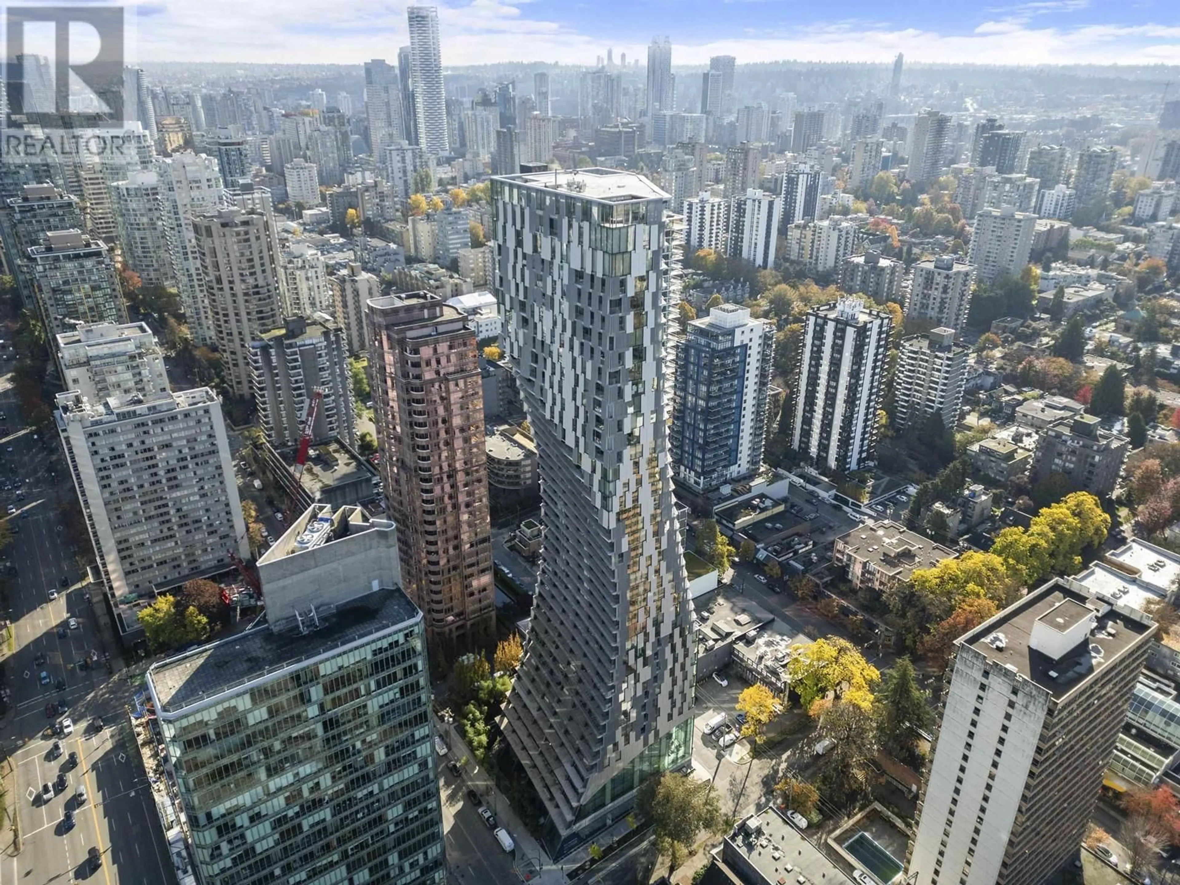 A pic from outside/outdoor area/front of a property/back of a property/a pic from drone, city buildings view from balcony for 1603 1568 ALBERNI STREET, Vancouver British Columbia V6G0E3