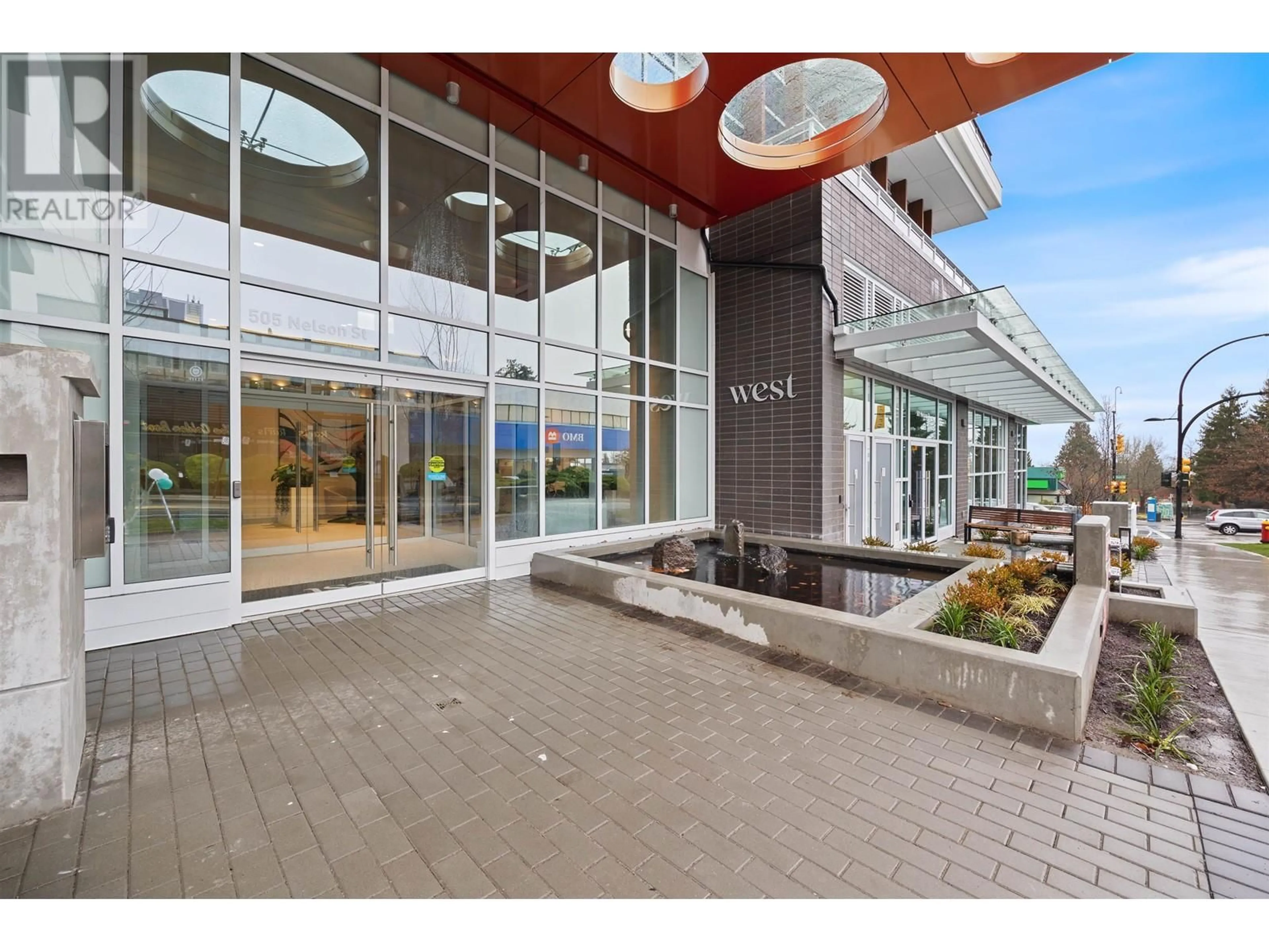 Indoor foyer for 1102 505 NELSON STREET, Coquitlam British Columbia V3J0R5