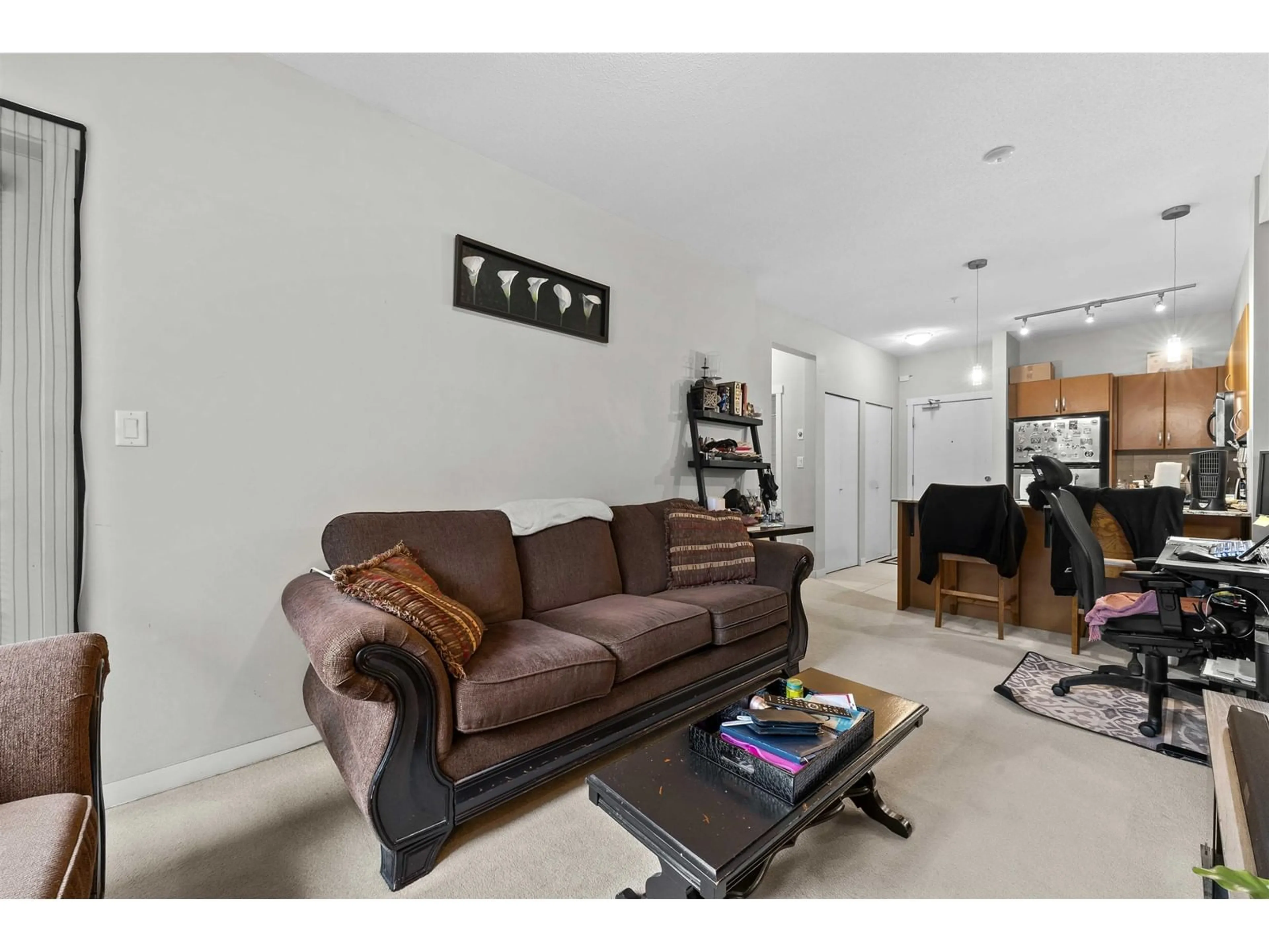 Living room with furniture, unknown for 213 - 13733 107A, Surrey British Columbia V3T0B7