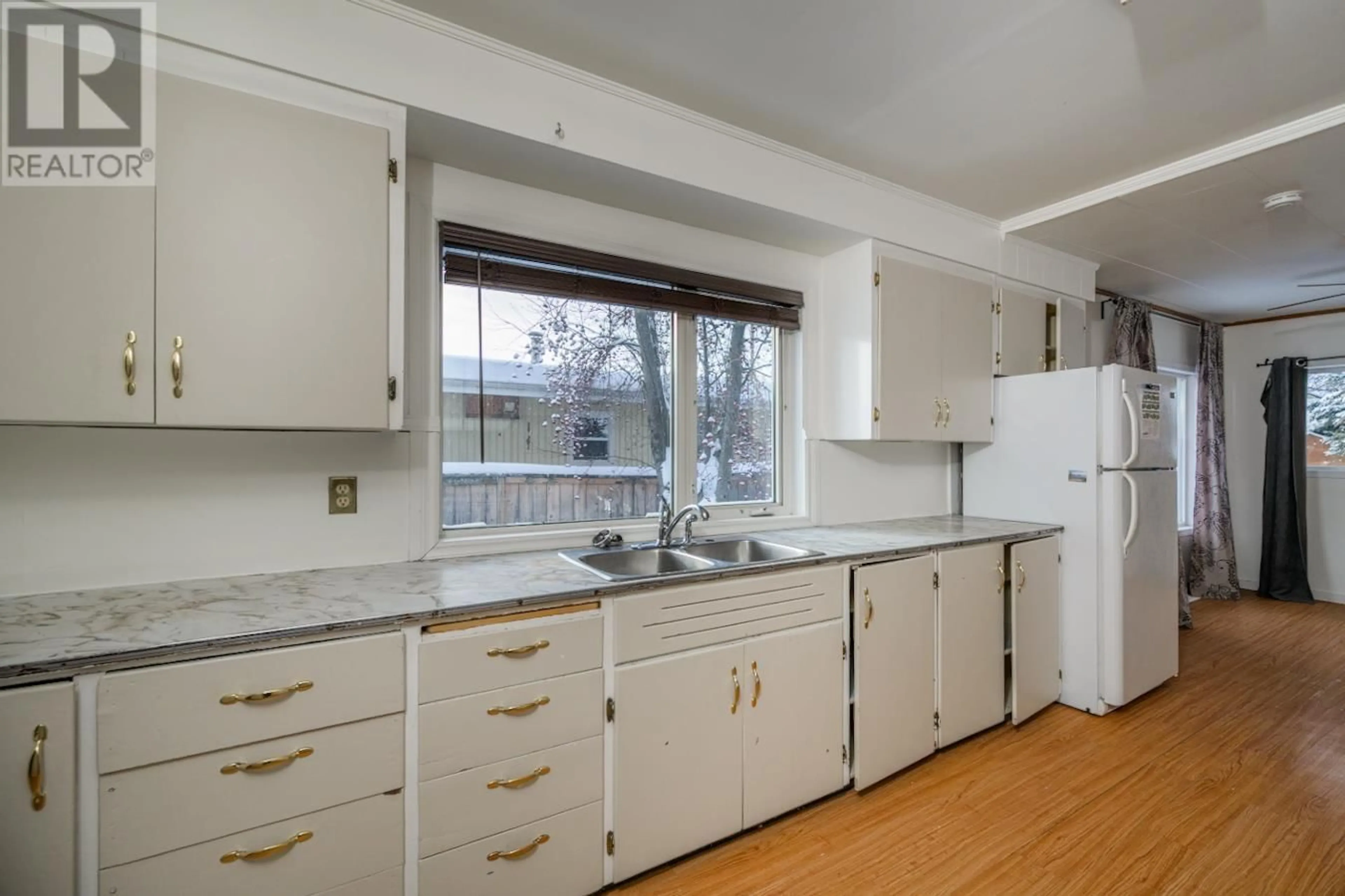 Standard kitchen, unknown for 587 BURDEN STREET, Prince George British Columbia V2M2H6