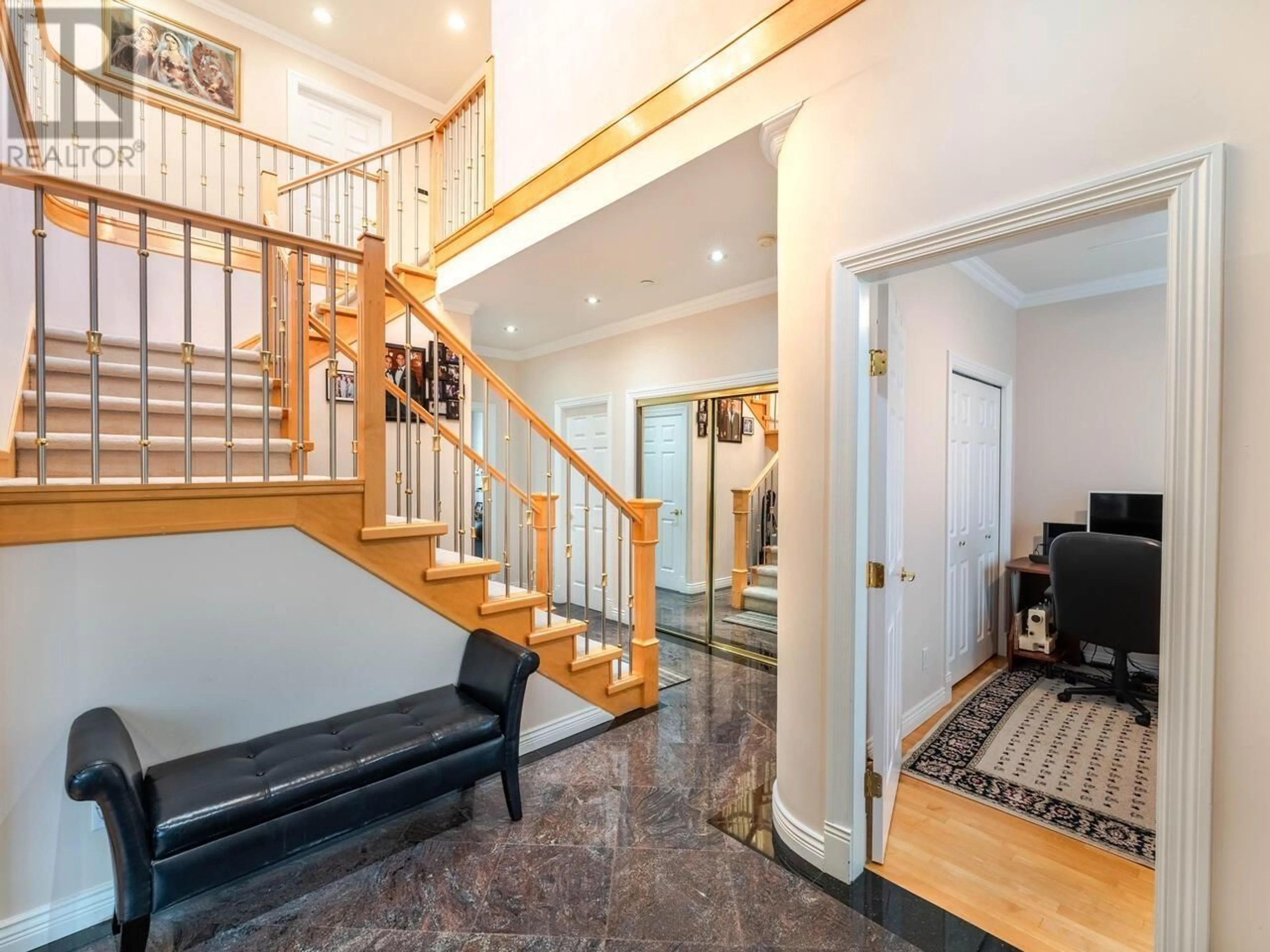 Indoor foyer for 2338 UPLAND DRIVE, Vancouver British Columbia V5S2B5