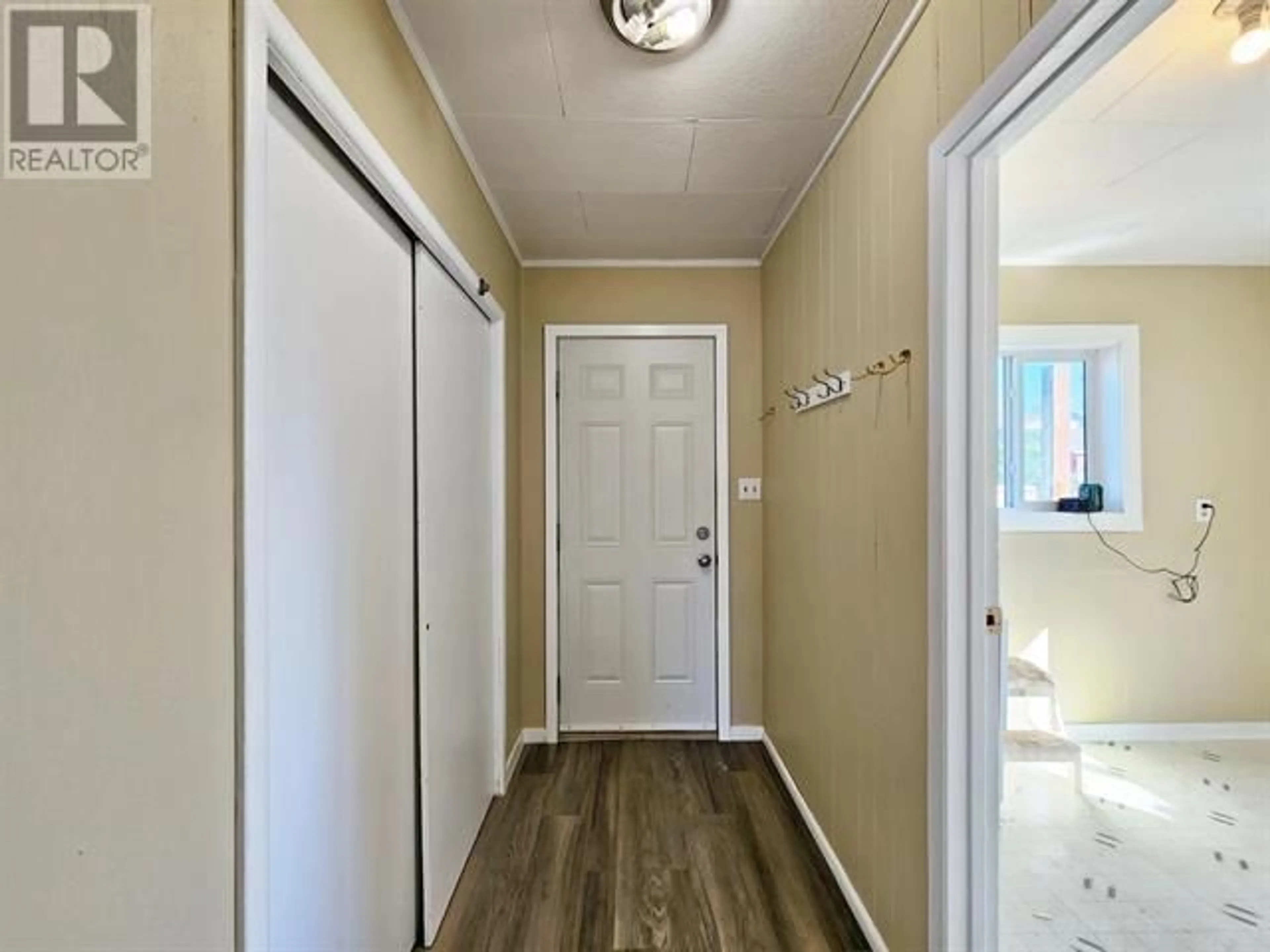 Indoor entryway for 742 KINCHANT STREET, Quesnel British Columbia V2J2S3